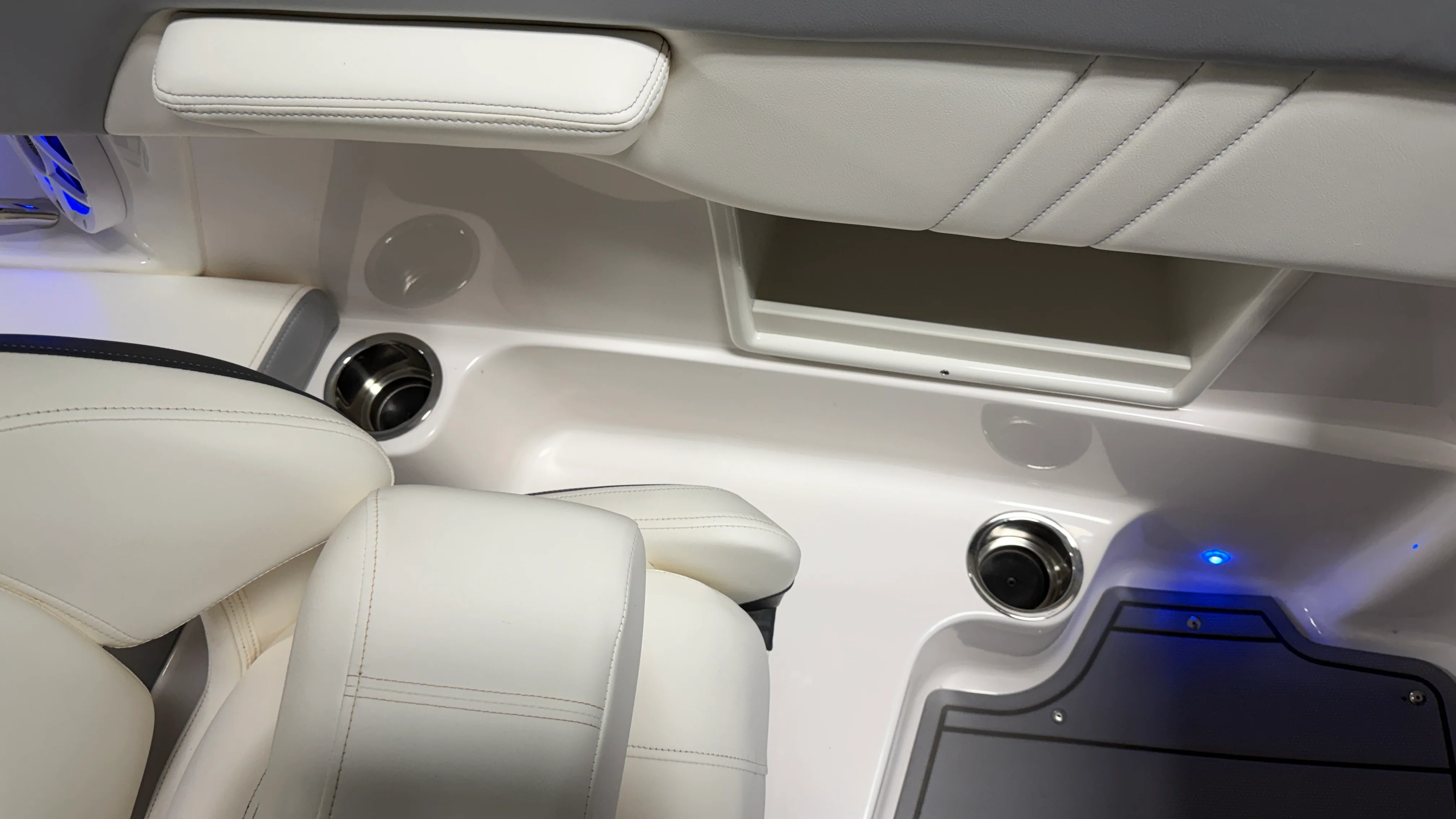 2023 Chaparral 23 SSI OB Image Thumbnail #45