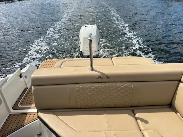 2018 Sea Ray 270 SD-OB Image Thumbnail #15