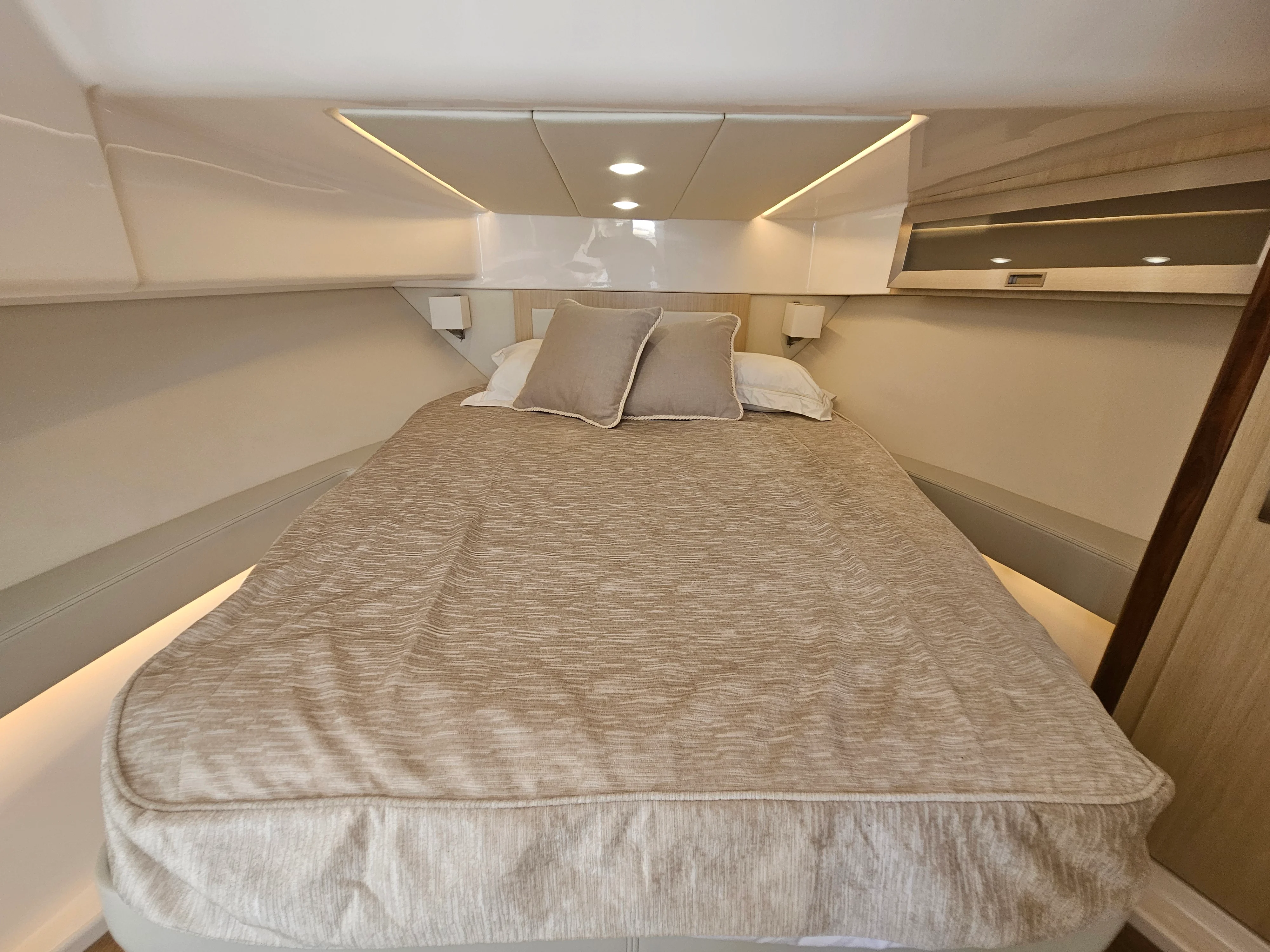 2025 Regal 36 XO Image Thumbnail #40