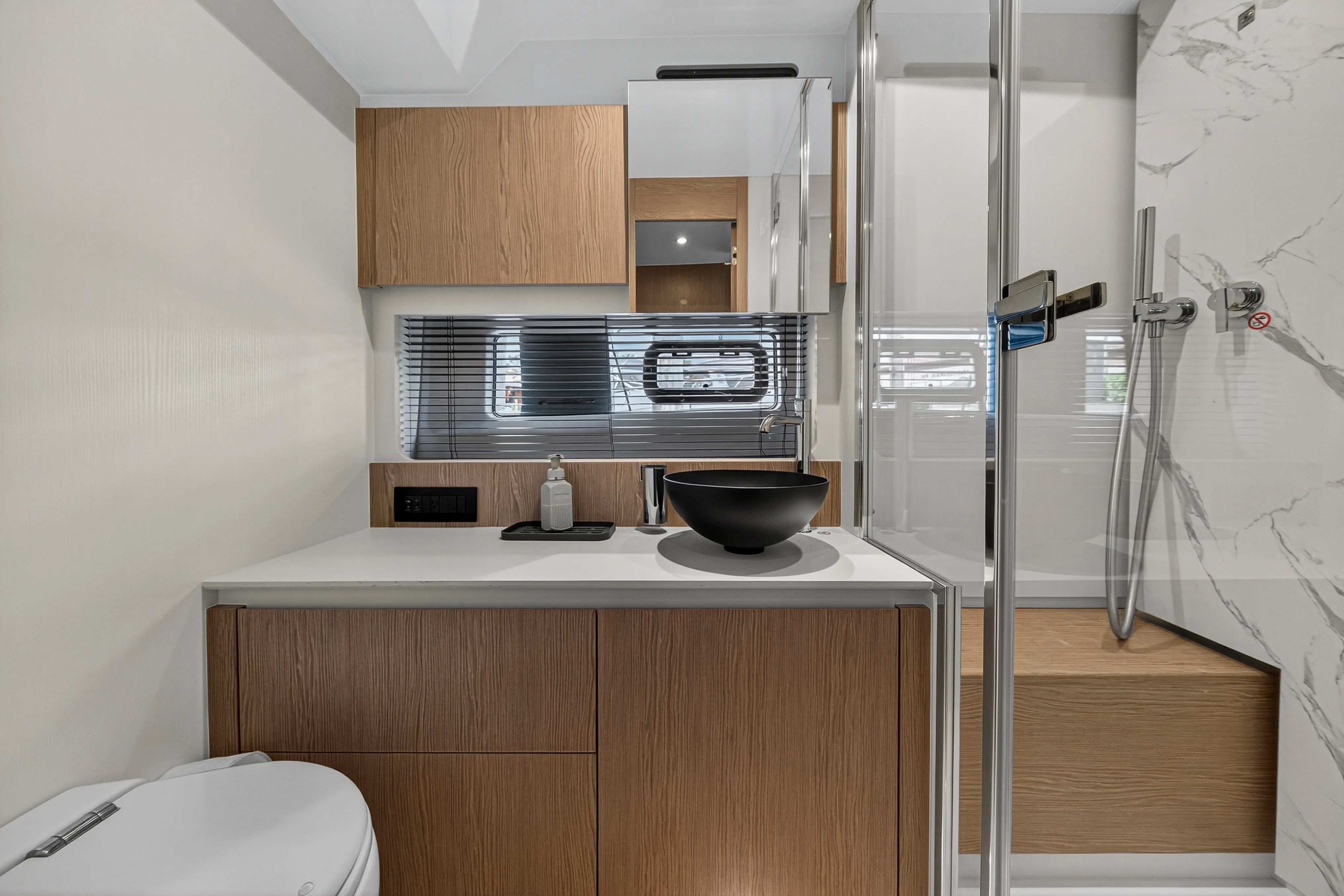 2024 Azimut 53 FLY Image Thumbnail #95