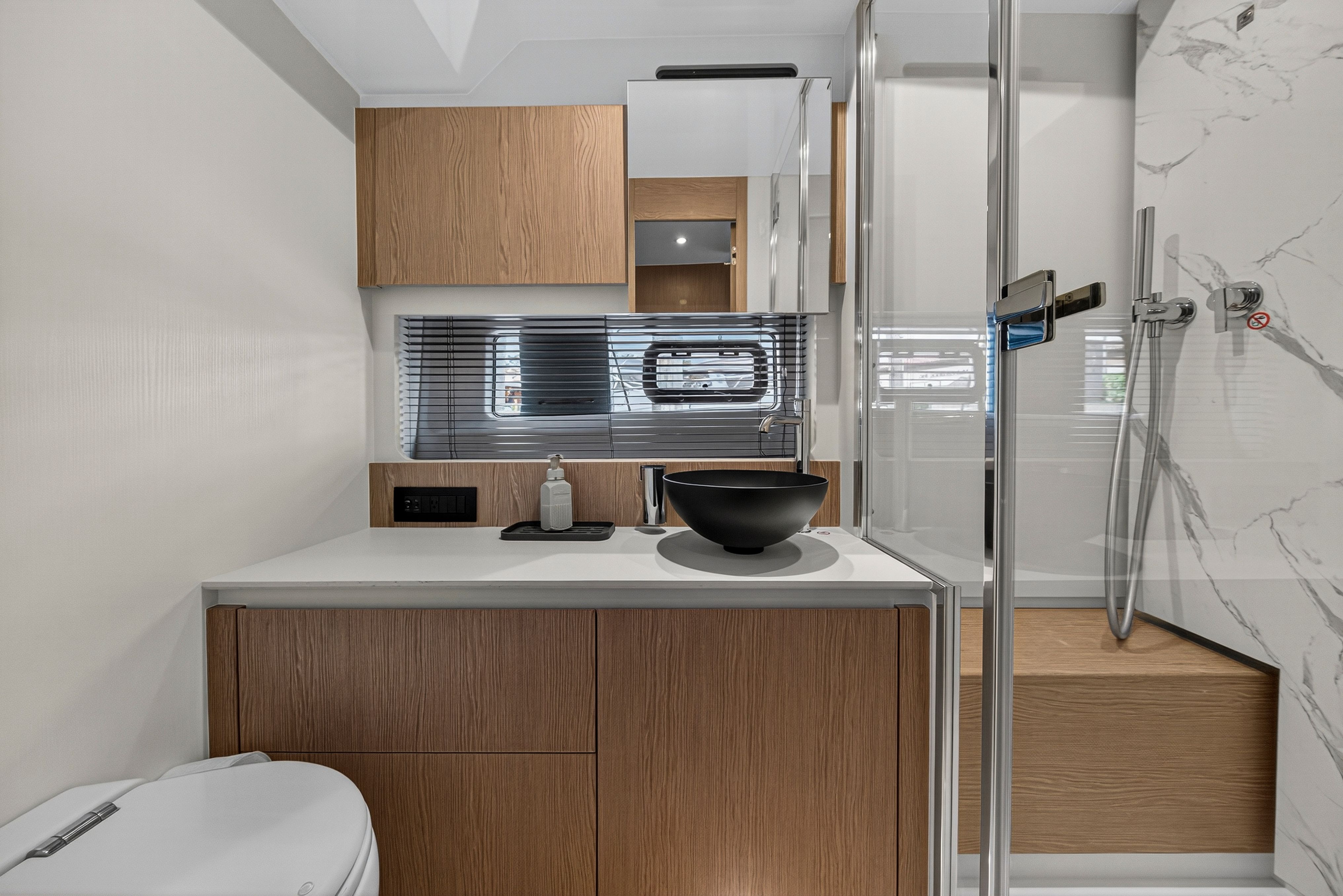 2024 Azimut 53 FLY Image Thumbnail #95