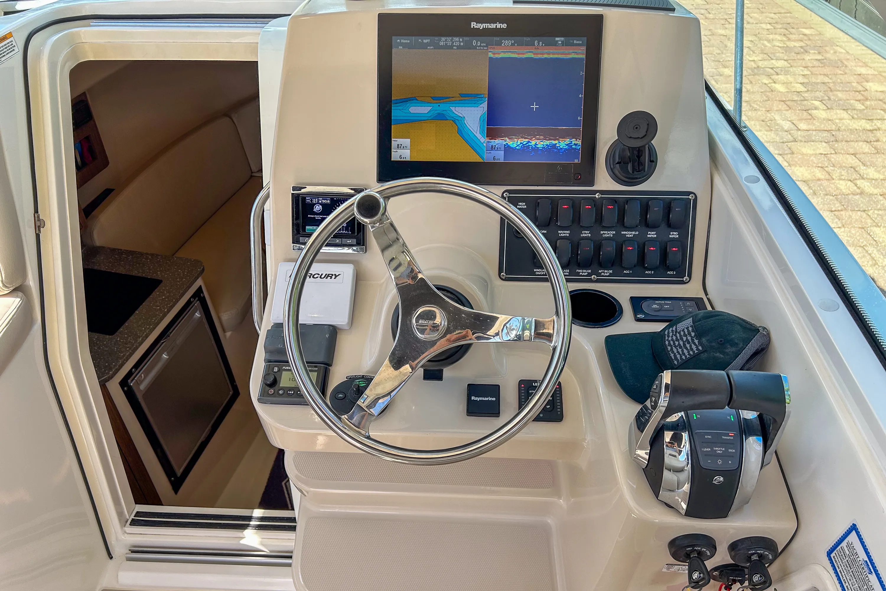 2018 Boston Whaler 285 CONQUEST Image Thumbnail #9