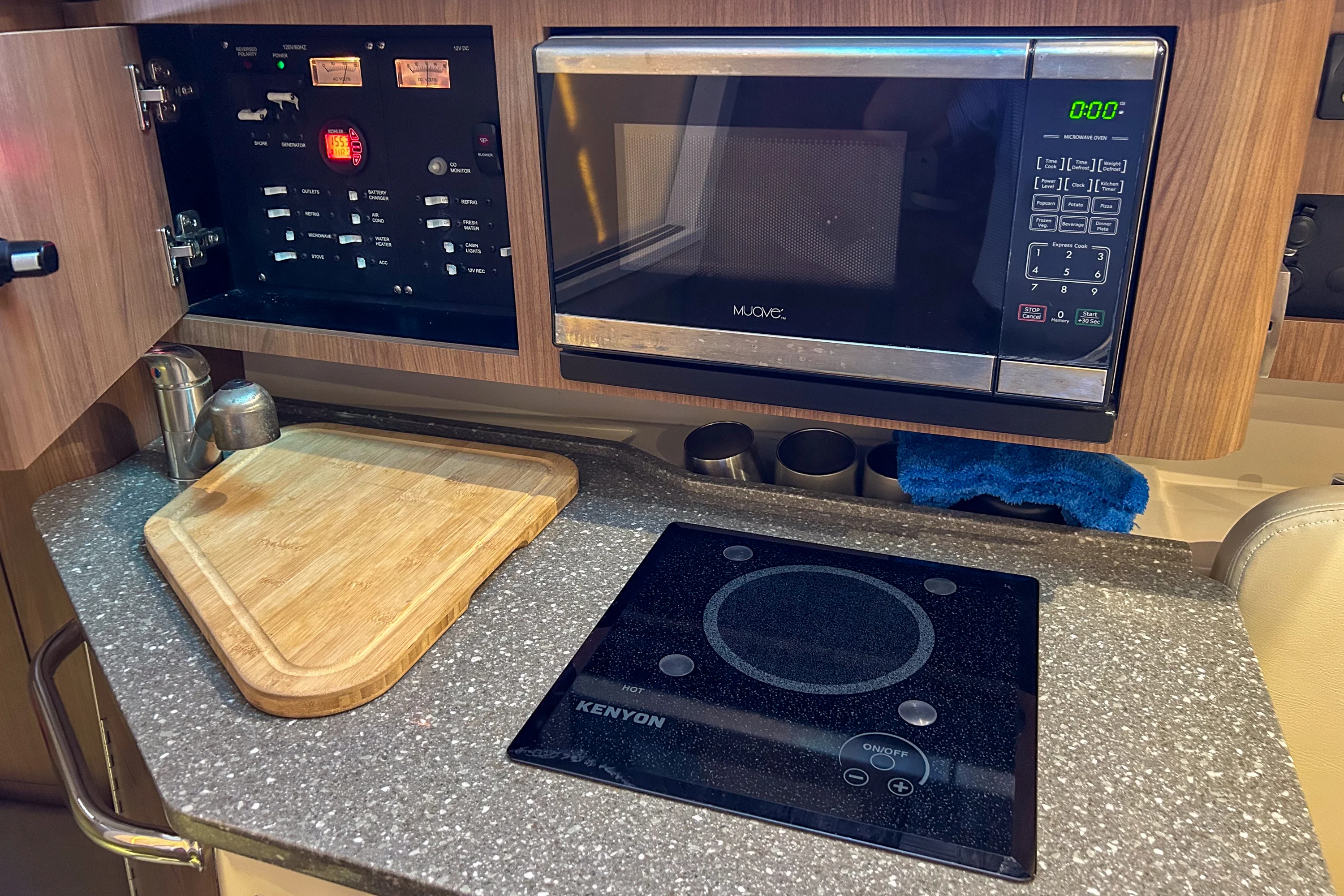 2018 Boston Whaler 285 CONQUEST Image Thumbnail #21