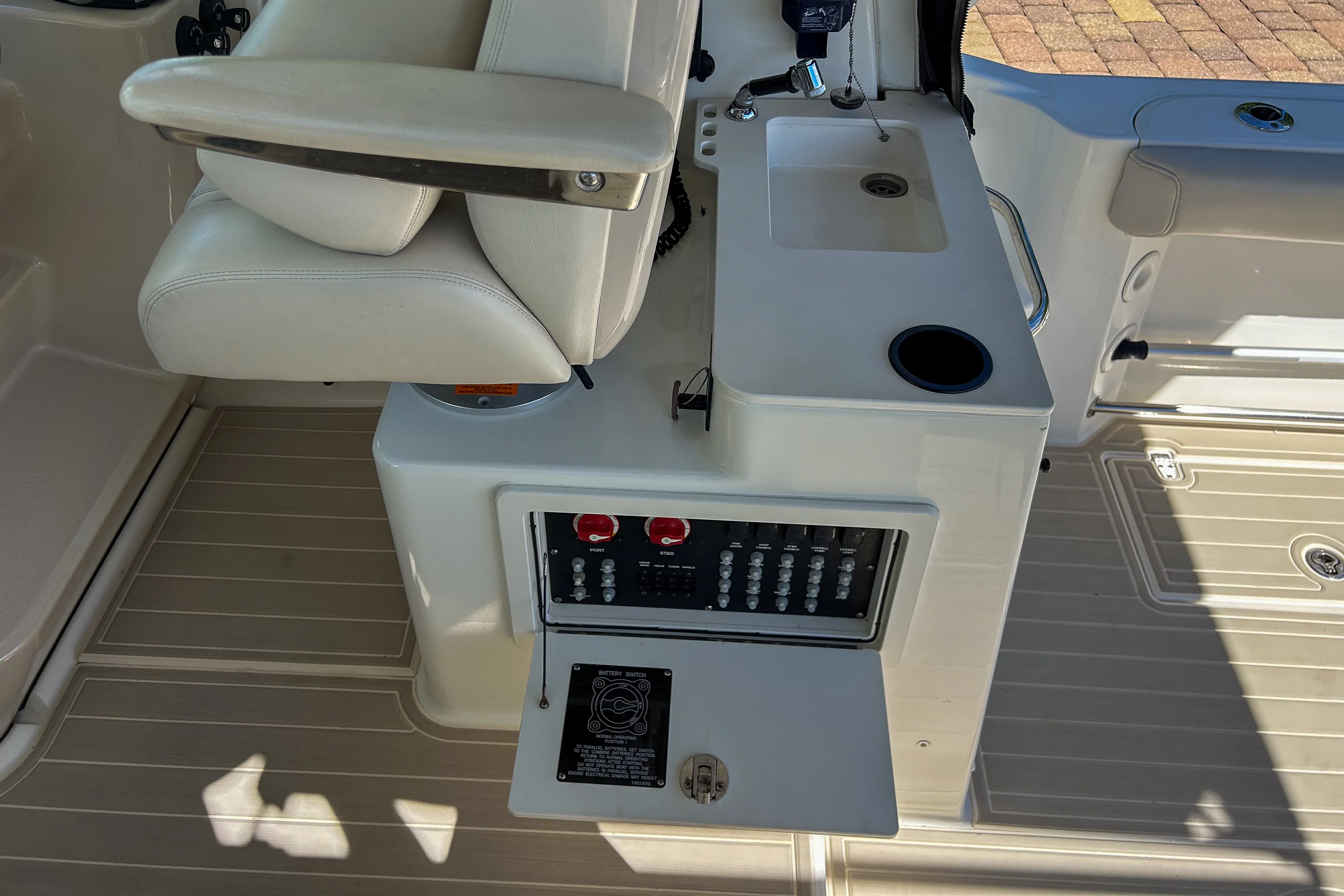 2018 Boston Whaler 285 CONQUEST Image Thumbnail #11