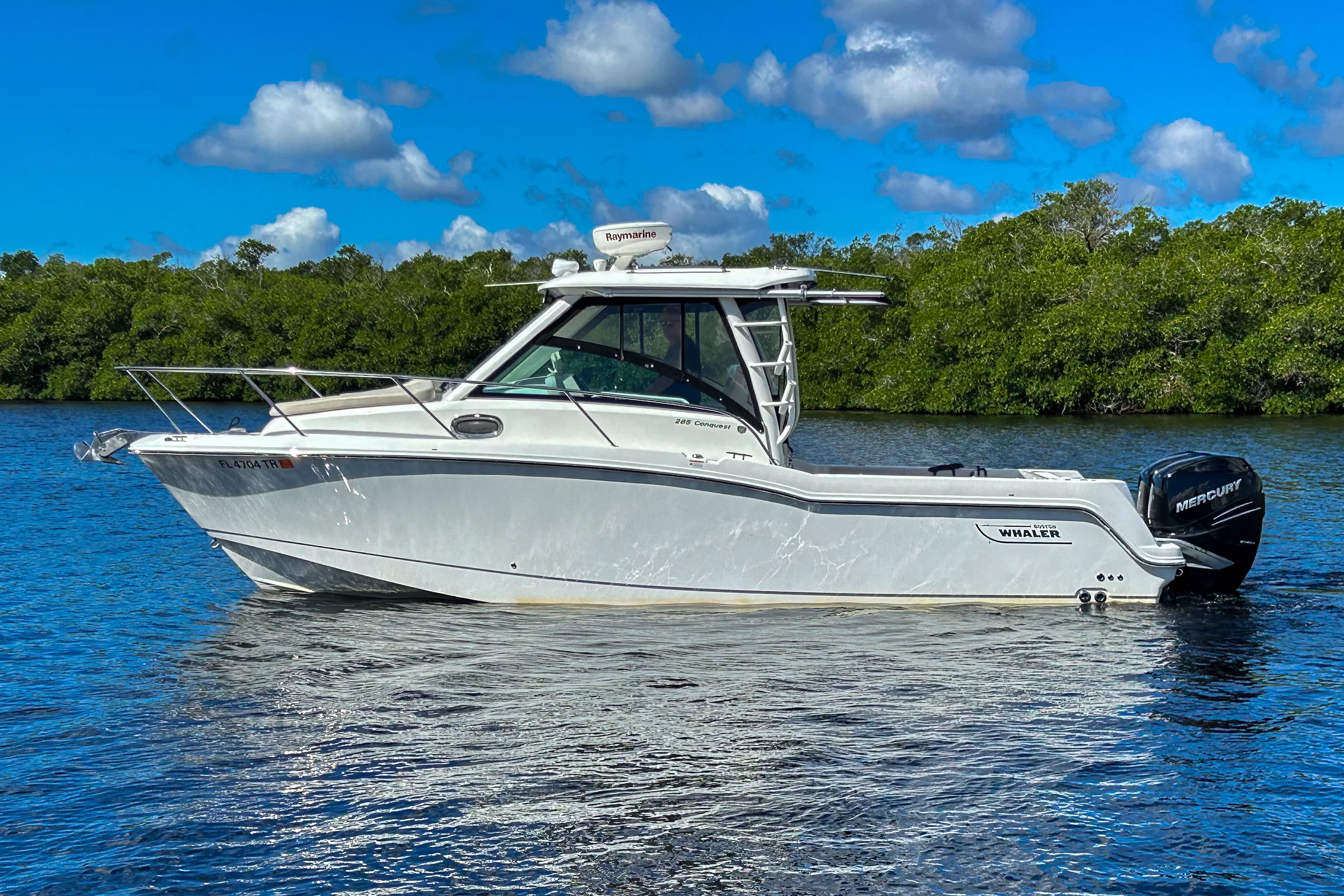 2018 Boston Whaler 285 CONQUEST Image Thumbnail #2