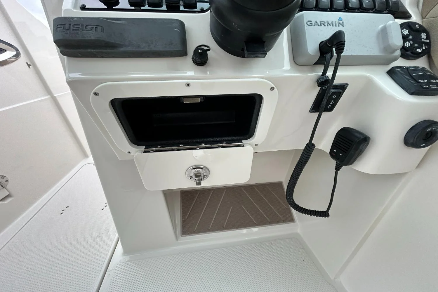 2021 Sailfish 245 DC Image Thumbnail #25