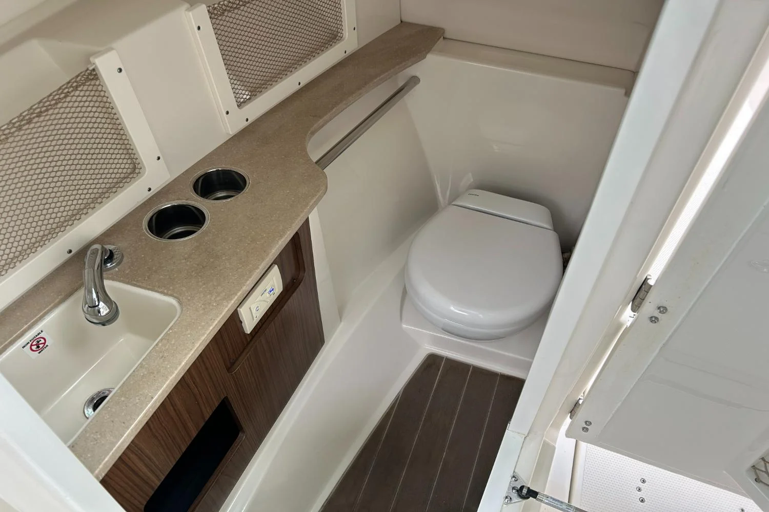 2021 Sailfish 245 DC Image Thumbnail #28