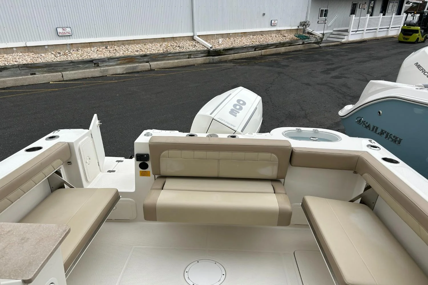 2021 Sailfish 245 DC Image Thumbnail #9