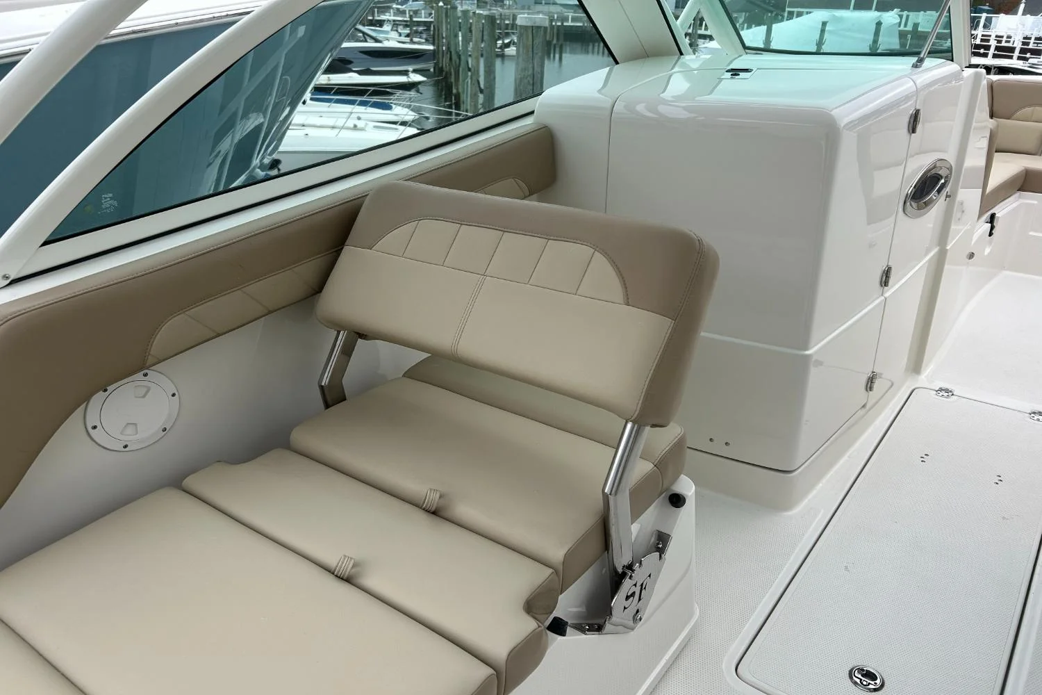 2021 Sailfish 245 DC Image Thumbnail #13