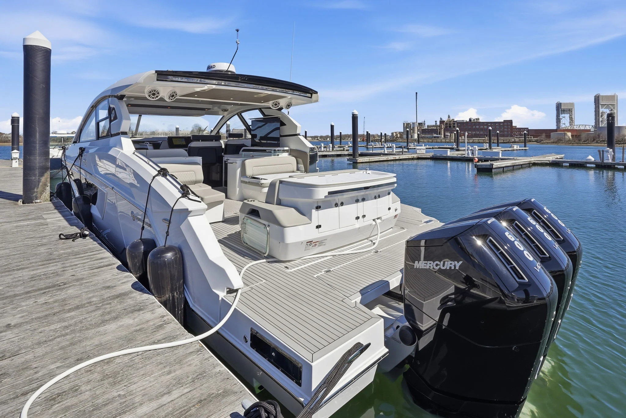 2026 Cruisers Yachts 50 GLS Image Thumbnail #4