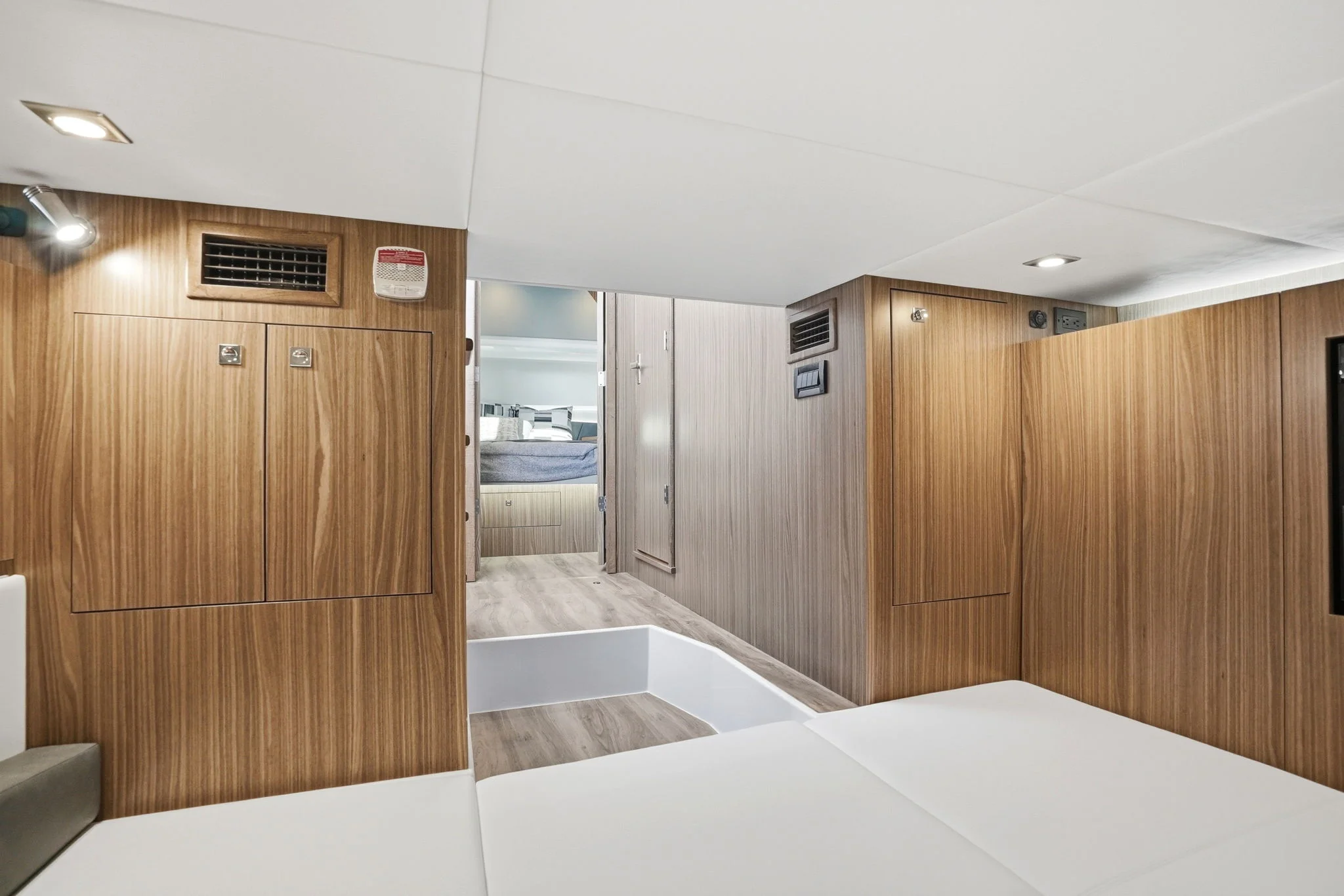 2026 Cruisers Yachts 50 GLS Image Thumbnail #47