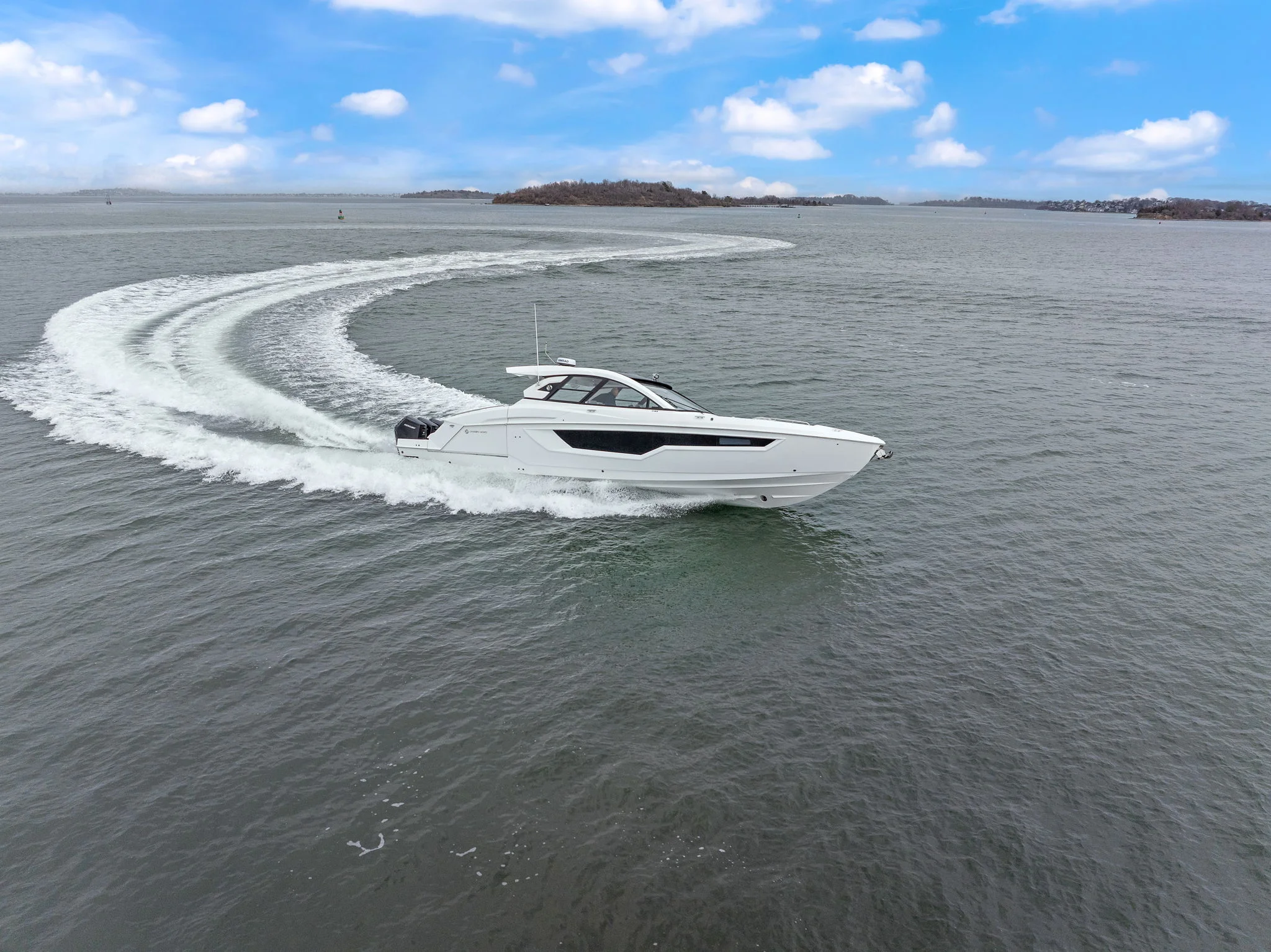 2026 Cruisers Yachts 50 GLS Image Thumbnail #2