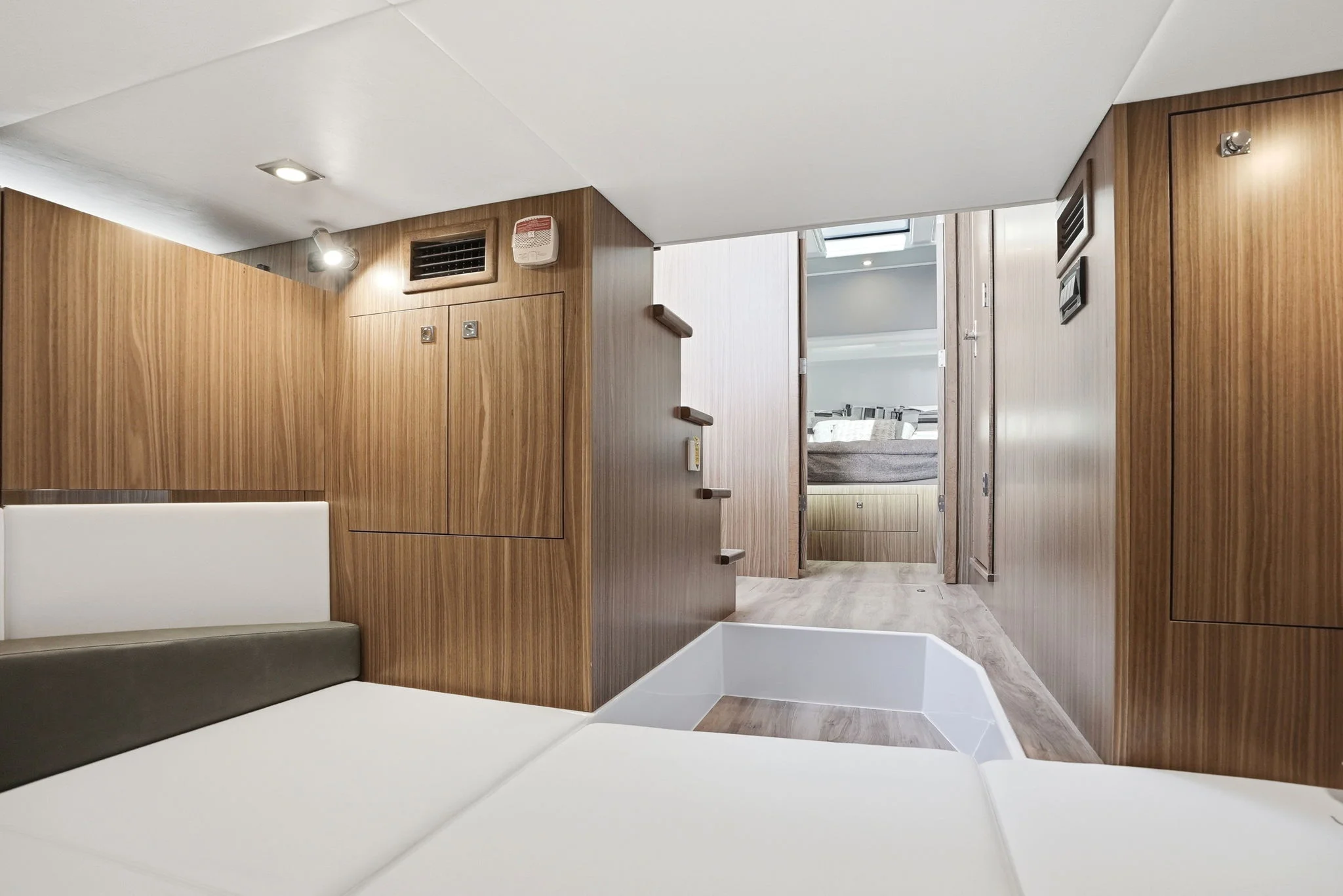 2026 Cruisers Yachts 50 GLS Image Thumbnail #46