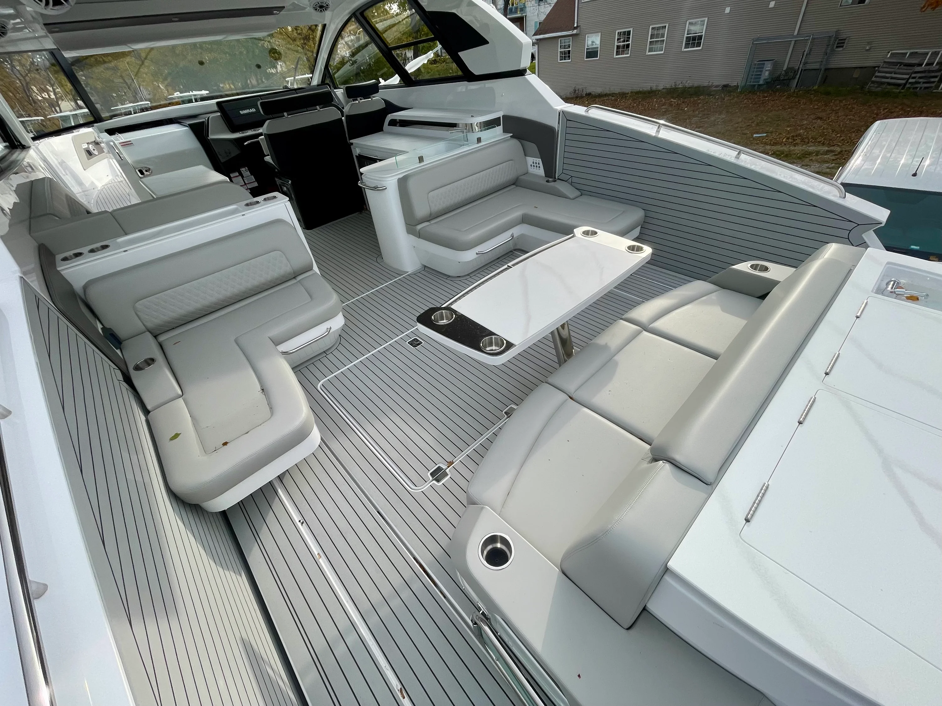 2026 Cruisers Yachts 50 GLS Outboard Image Thumbnail #3