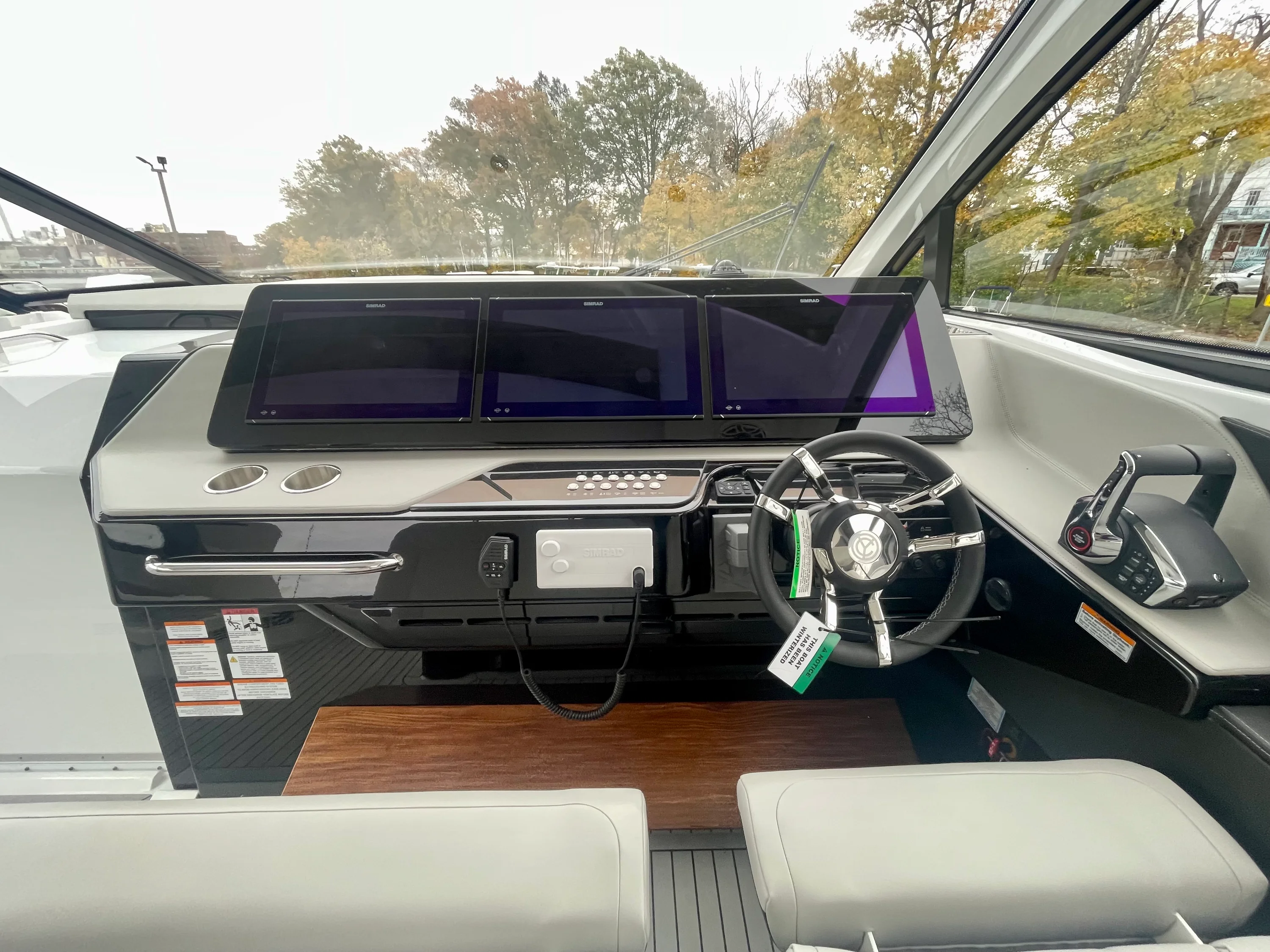 2026 Cruisers Yachts 50 GLS Outboard Image Thumbnail #21