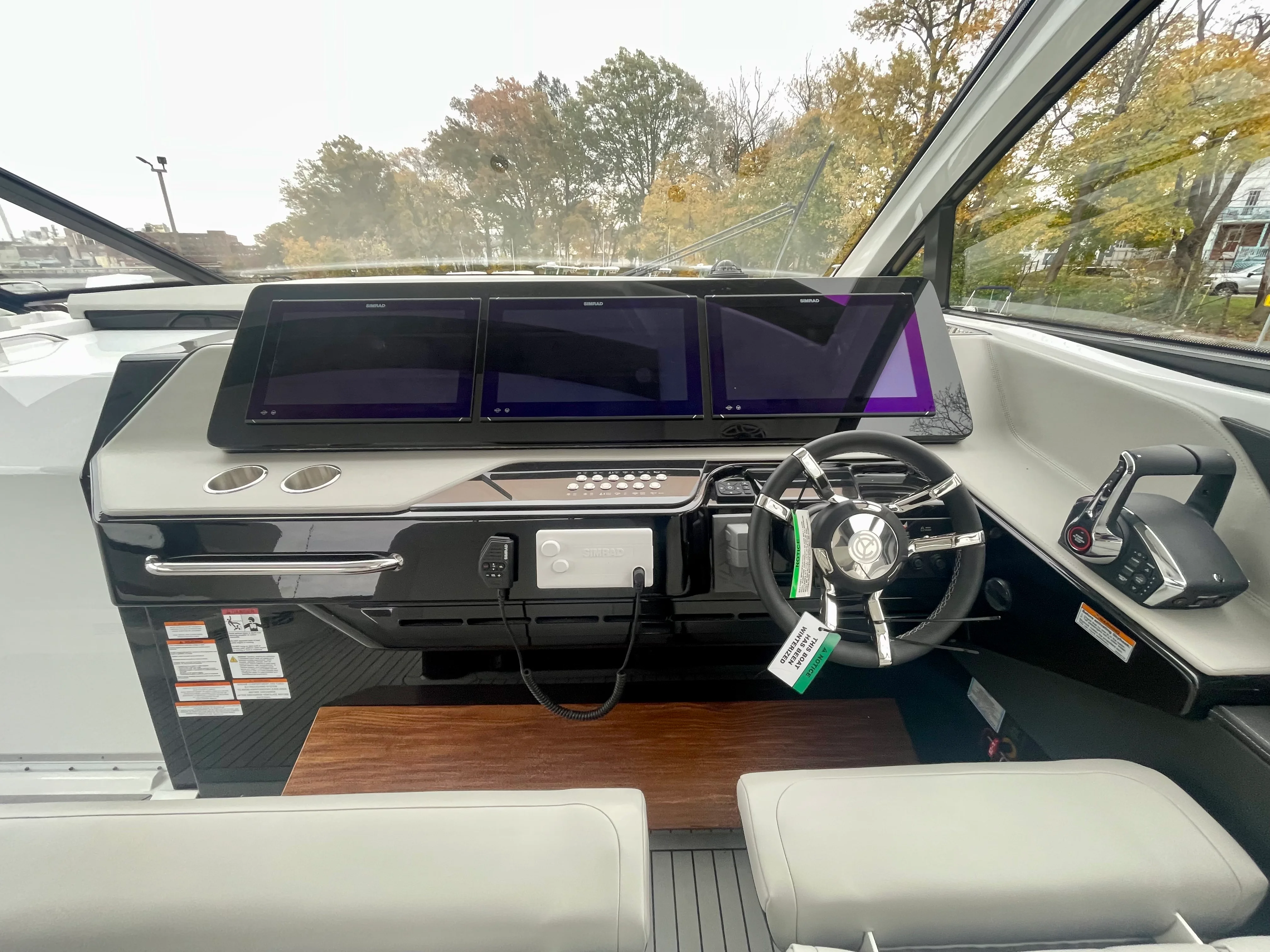 2026 Cruisers Yachts 50 GLS Outboard Image Thumbnail #21