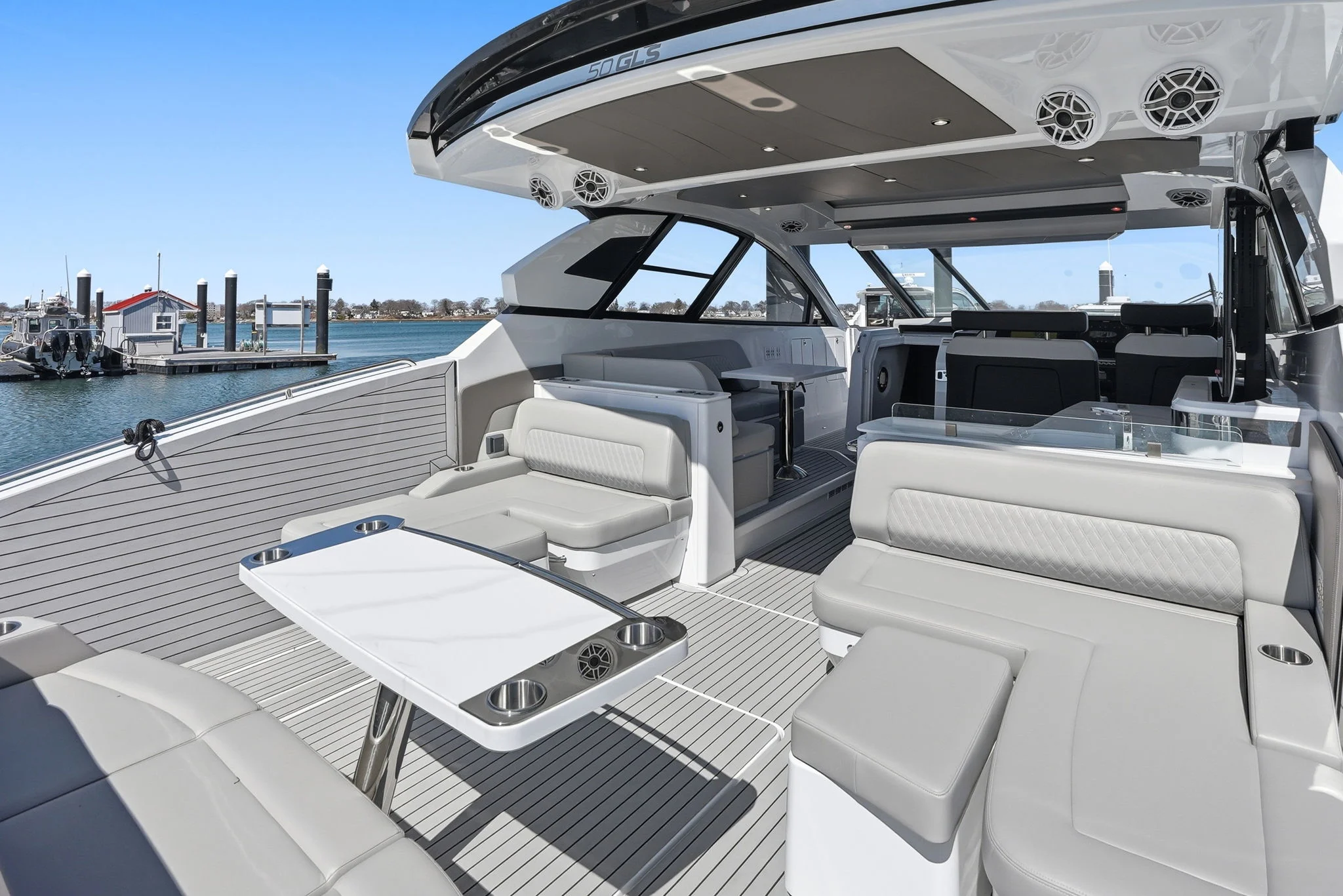 2026 Cruisers Yachts 50 GLS Image Thumbnail #12