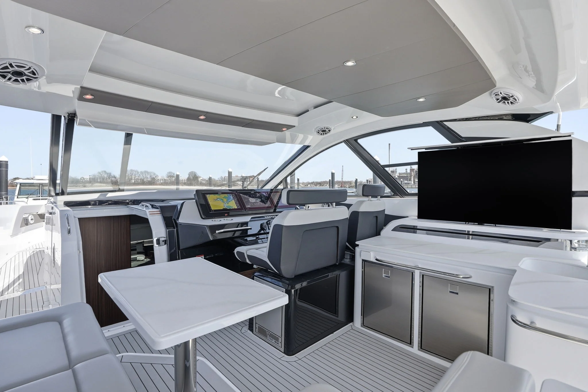 2026 Cruisers Yachts 50 GLS Image Thumbnail #22