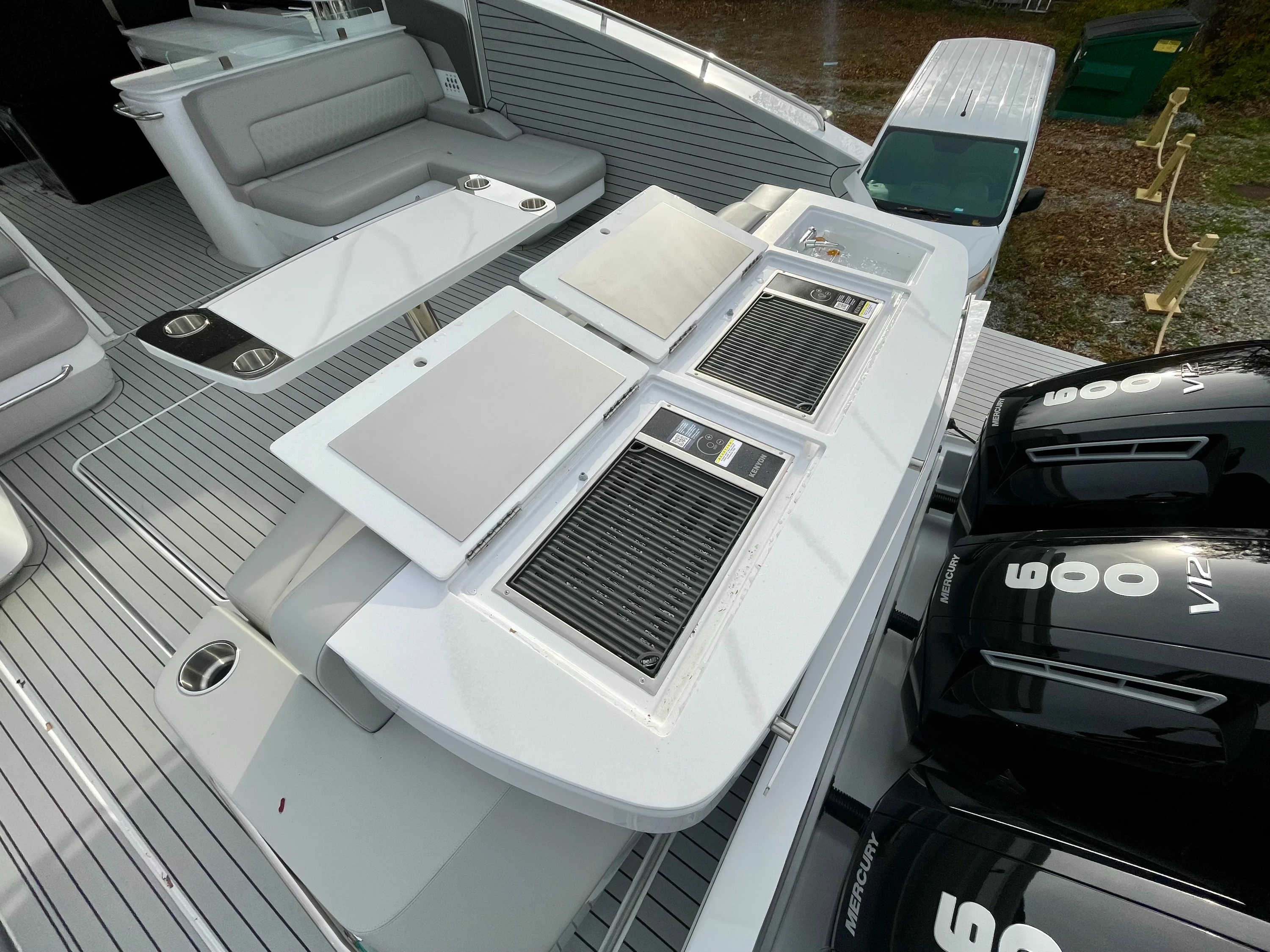 2026 Cruisers Yachts 50 GLS Outboard Image Thumbnail #2