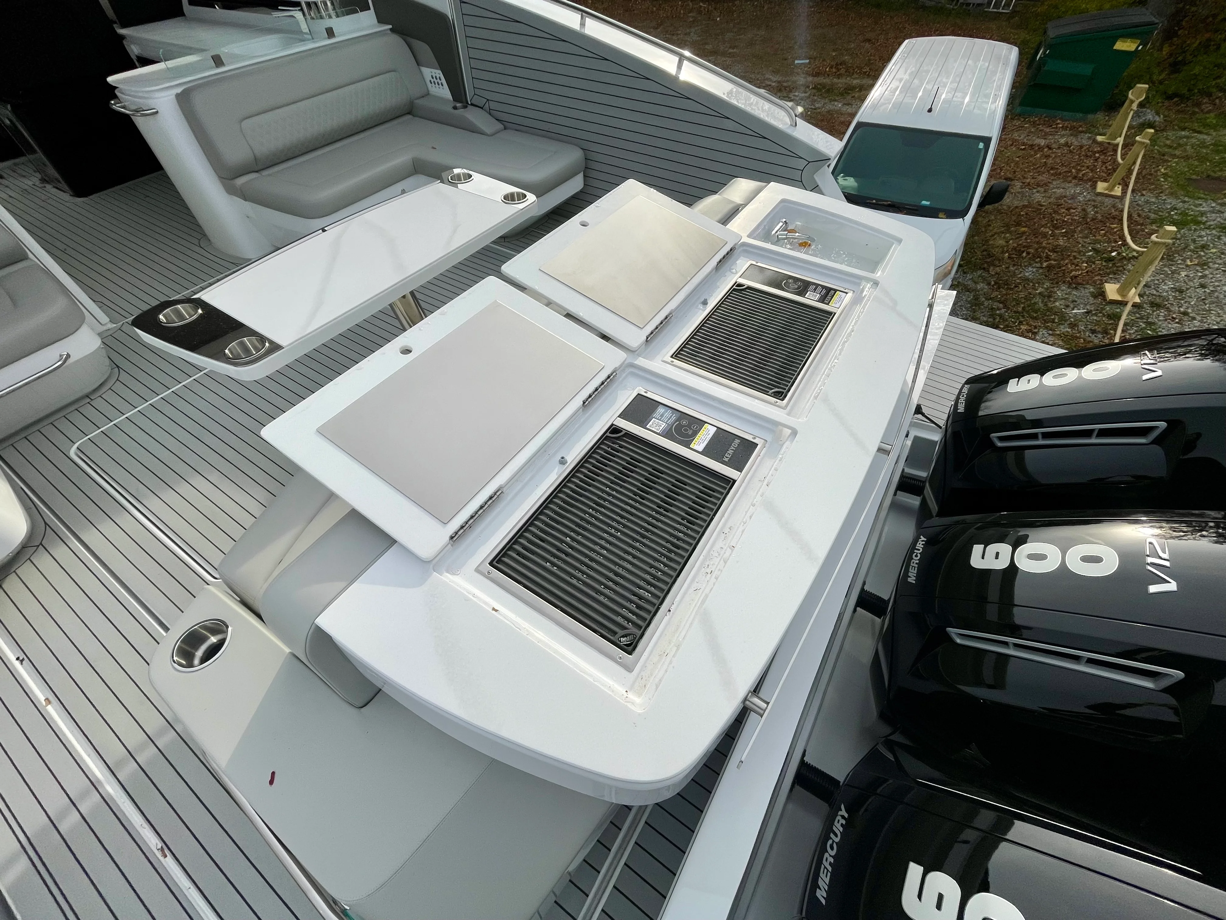 2026 Cruisers Yachts 50 GLS Outboard Image Thumbnail #2