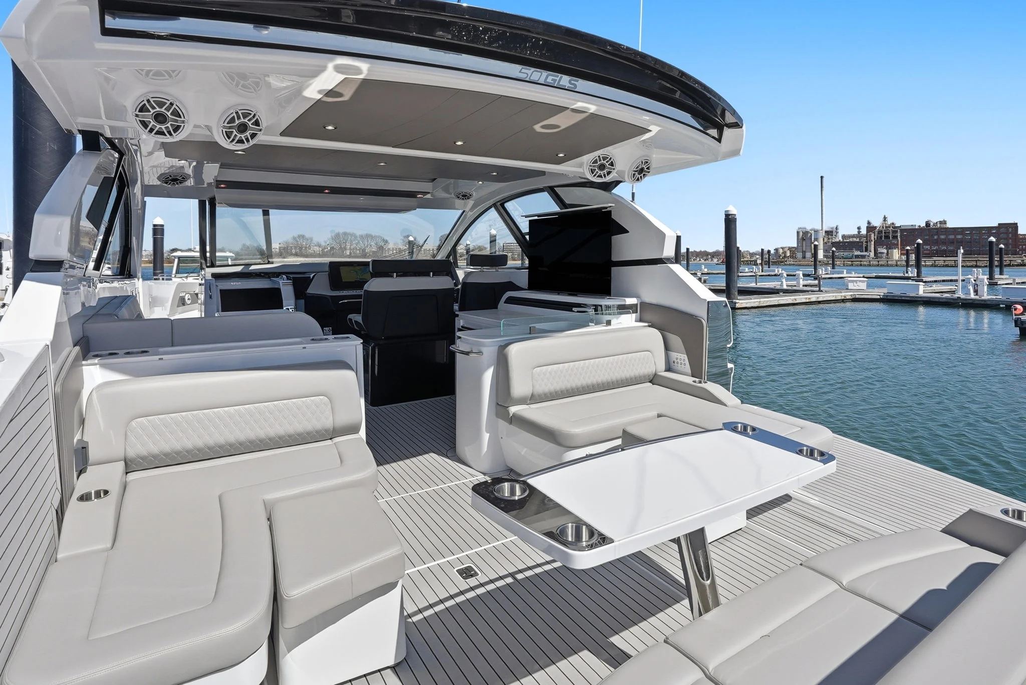 2026 Cruisers Yachts 50 GLS Image Thumbnail #10