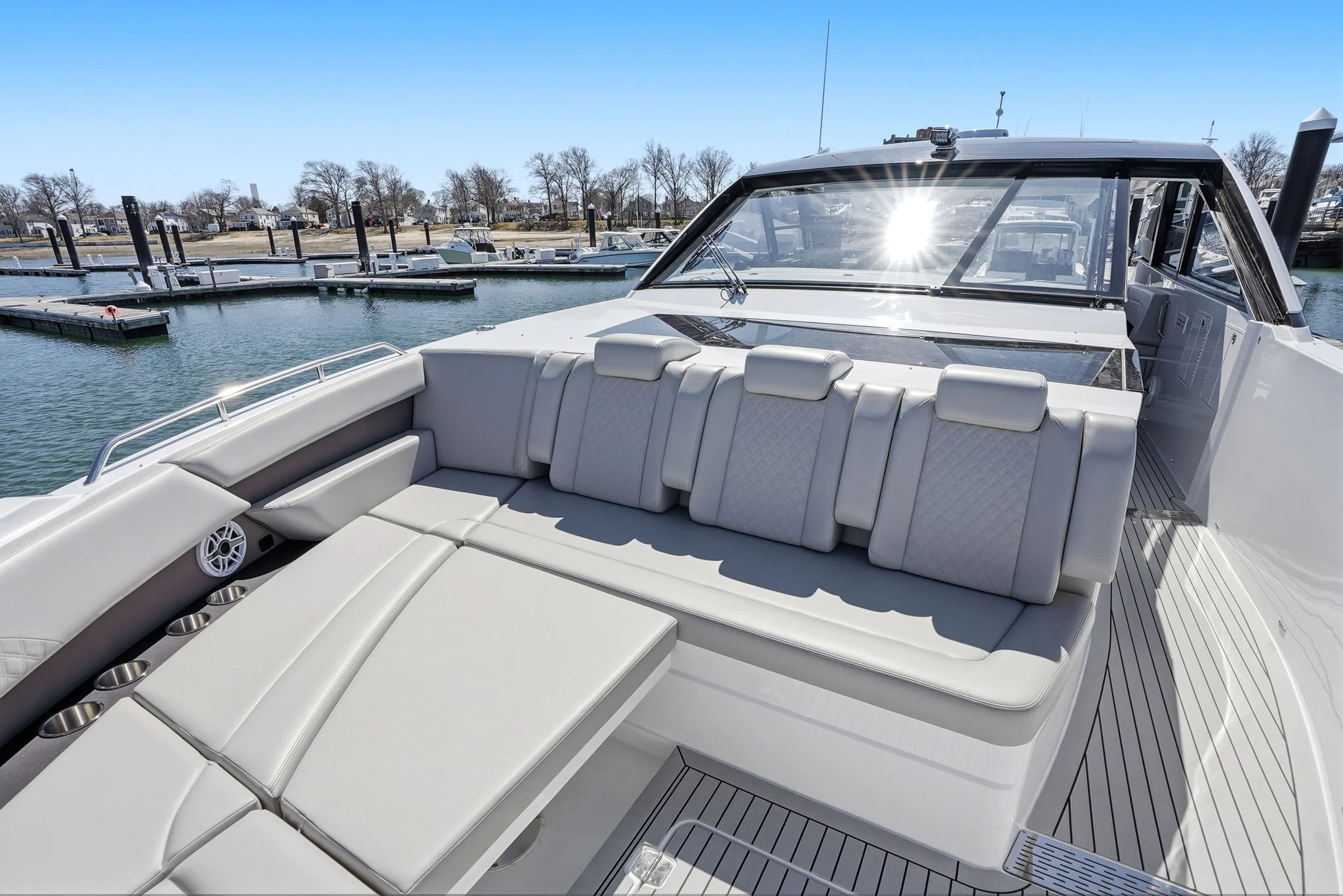 2026 Cruisers Yachts 50 GLS Image Thumbnail #49