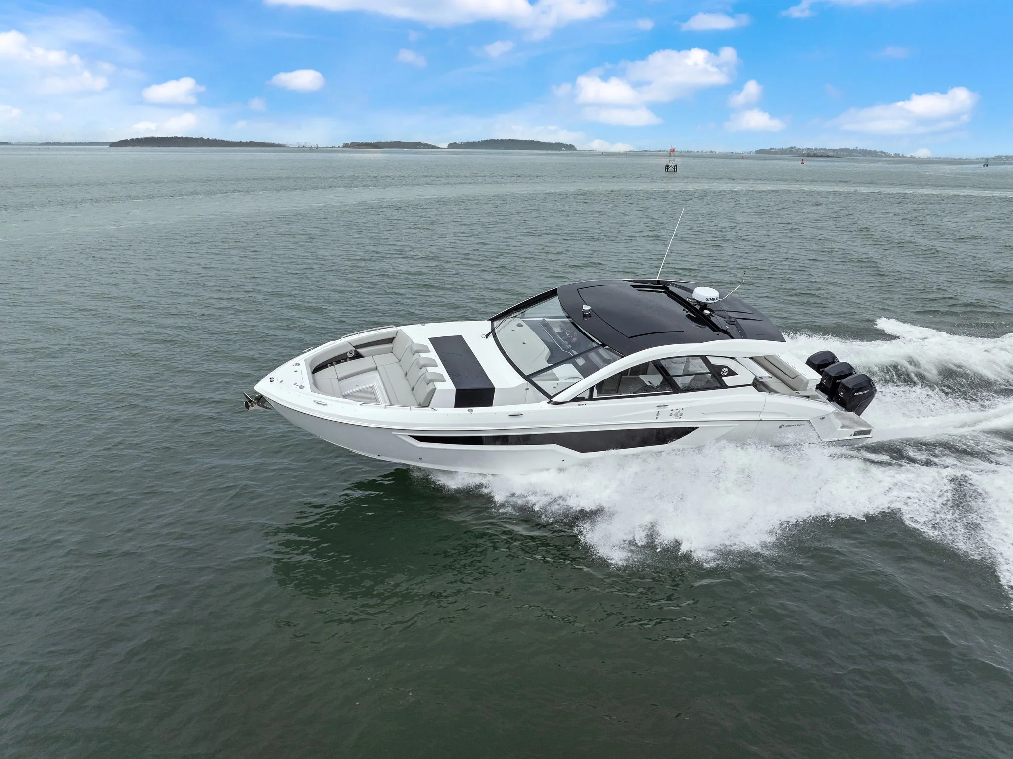 2026 Cruisers Yachts 50 GLS Image Thumbnail #3