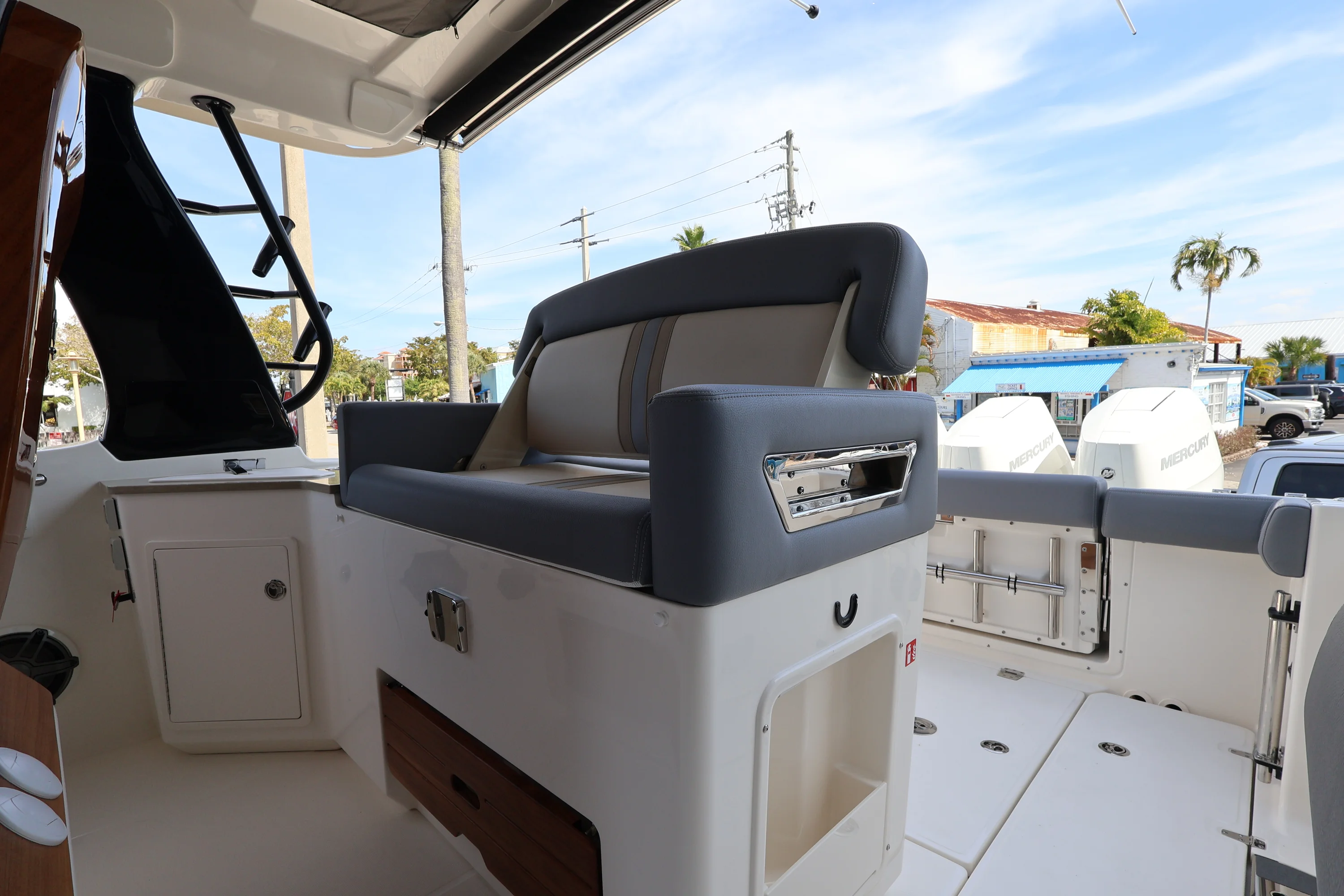 2026 Boston Whaler 350 Realm Image Thumbnail #12
