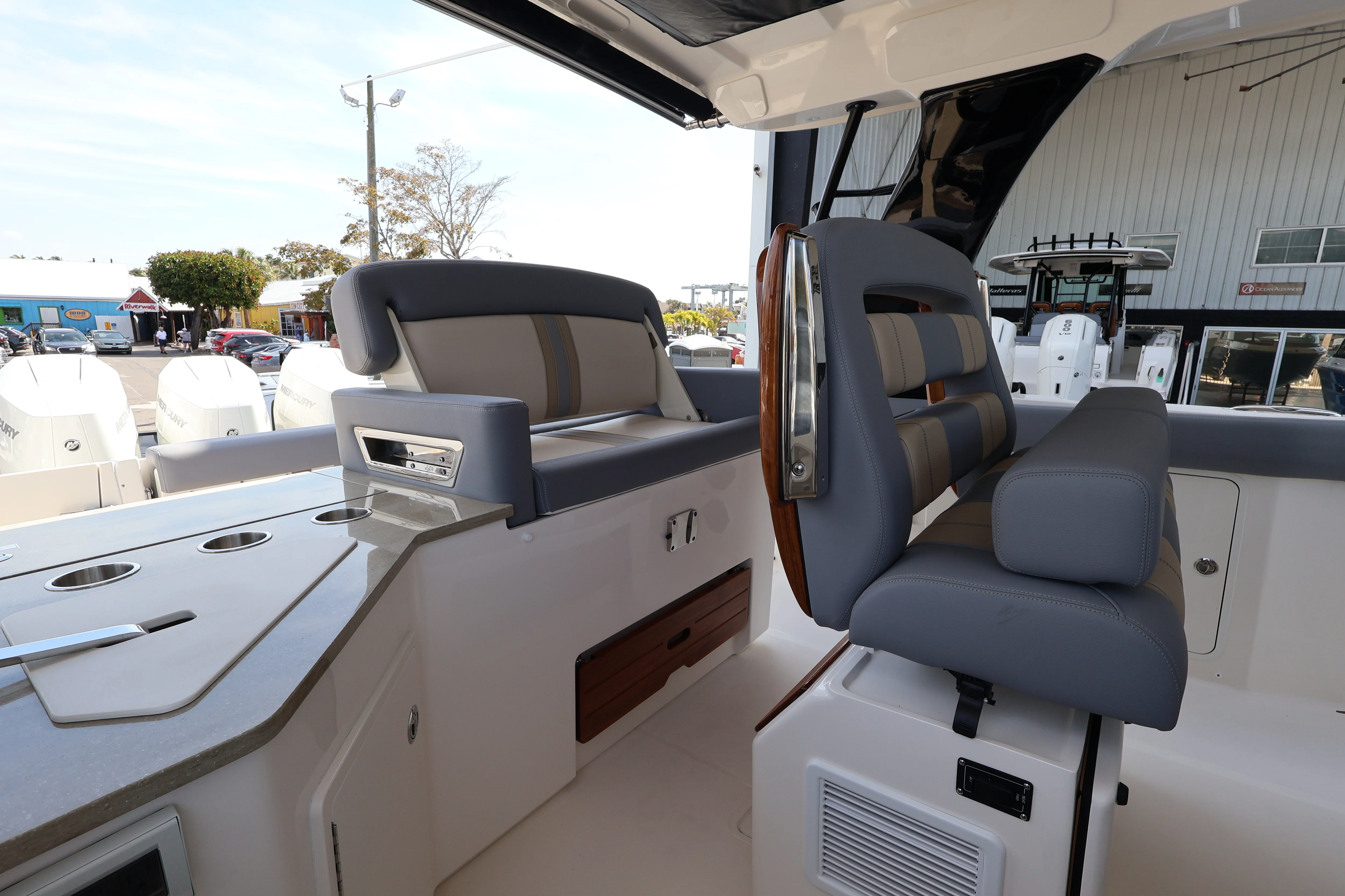 2026 Boston Whaler 350 Realm Image Thumbnail #19
