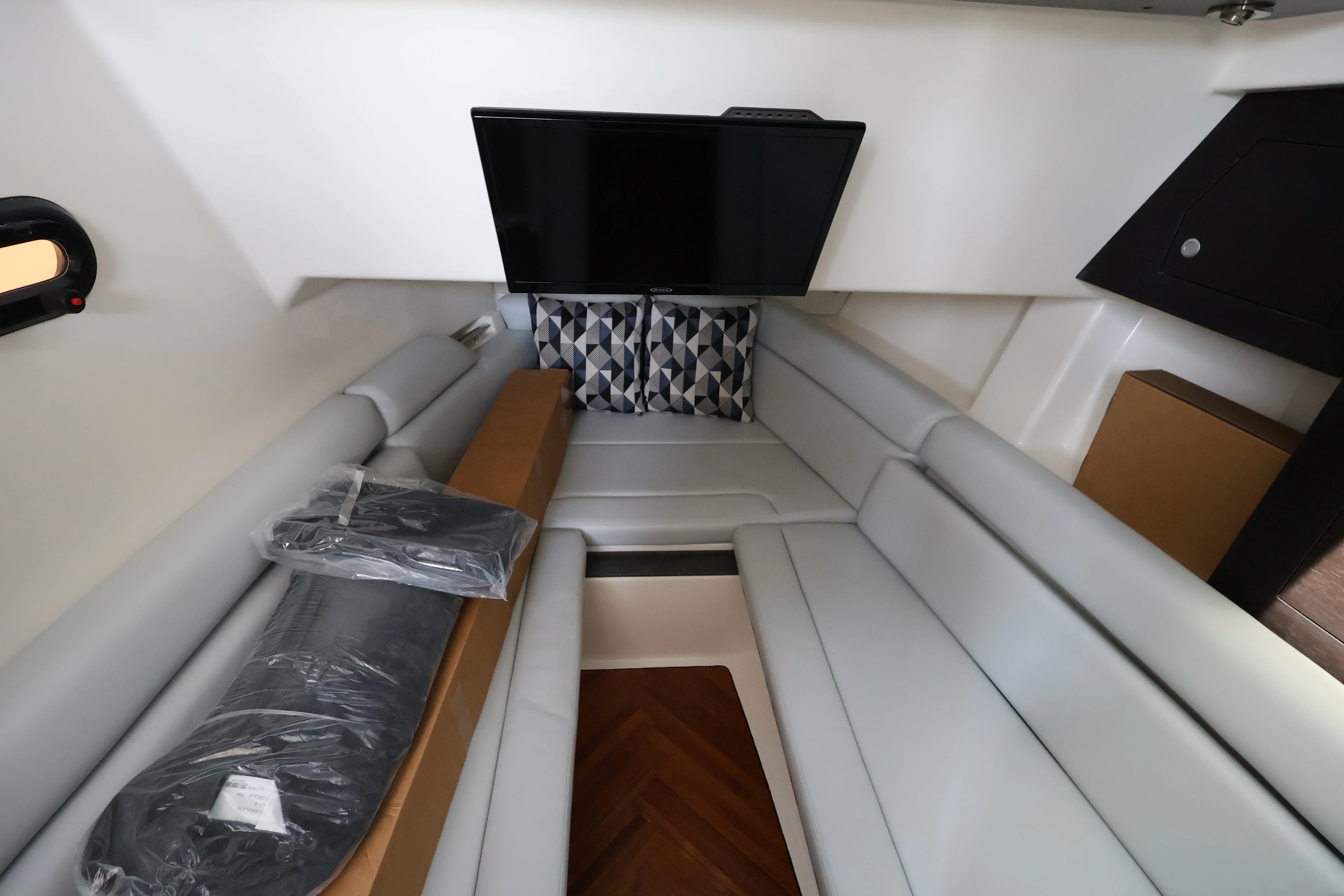 2026 Boston Whaler 350 Realm Image Thumbnail #23