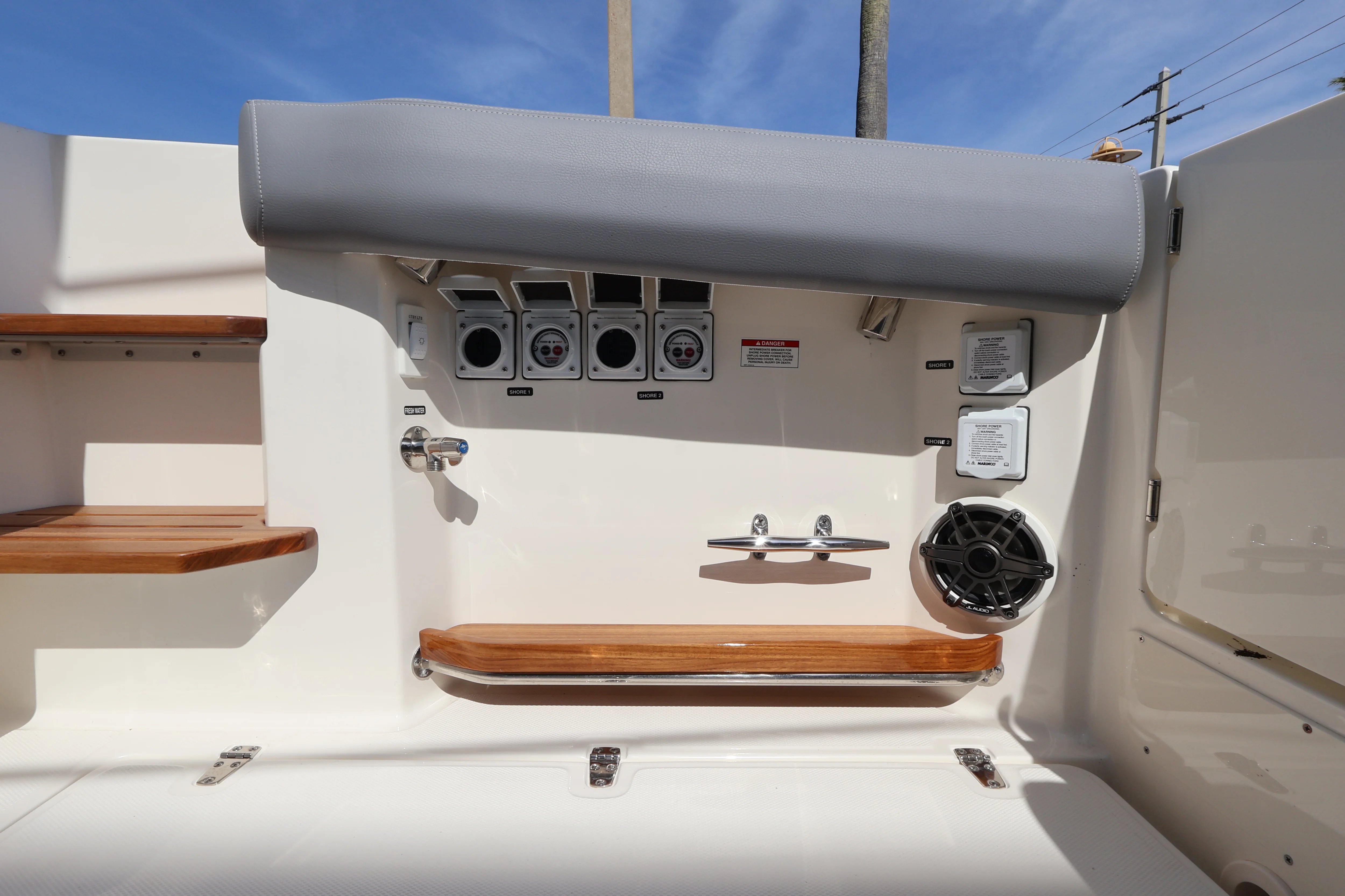 2026 Boston Whaler 350 Realm Image Thumbnail #11