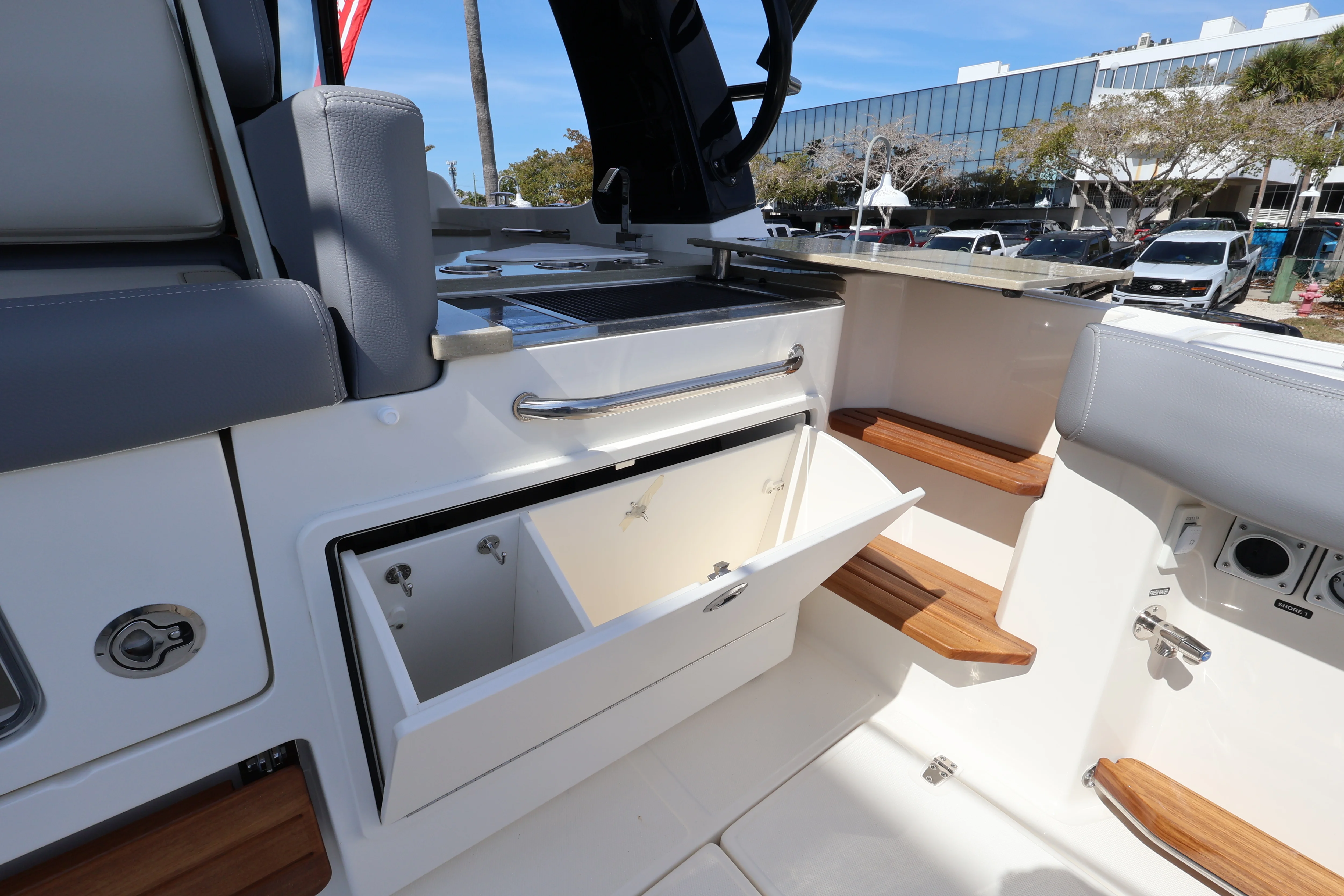 2026 Boston Whaler 350 Realm Image Thumbnail #7