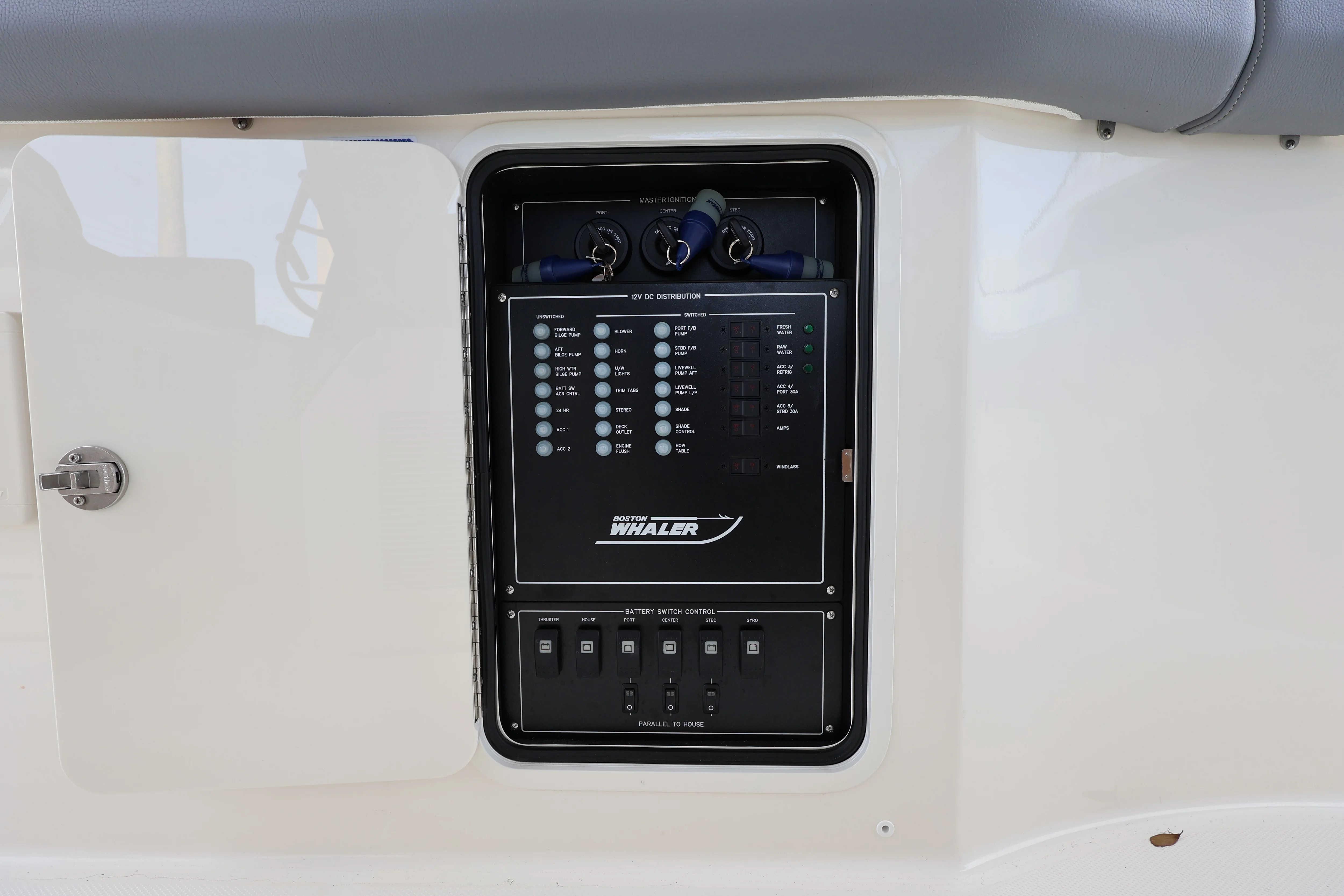 2026 Boston Whaler 350 Realm Image Thumbnail #29