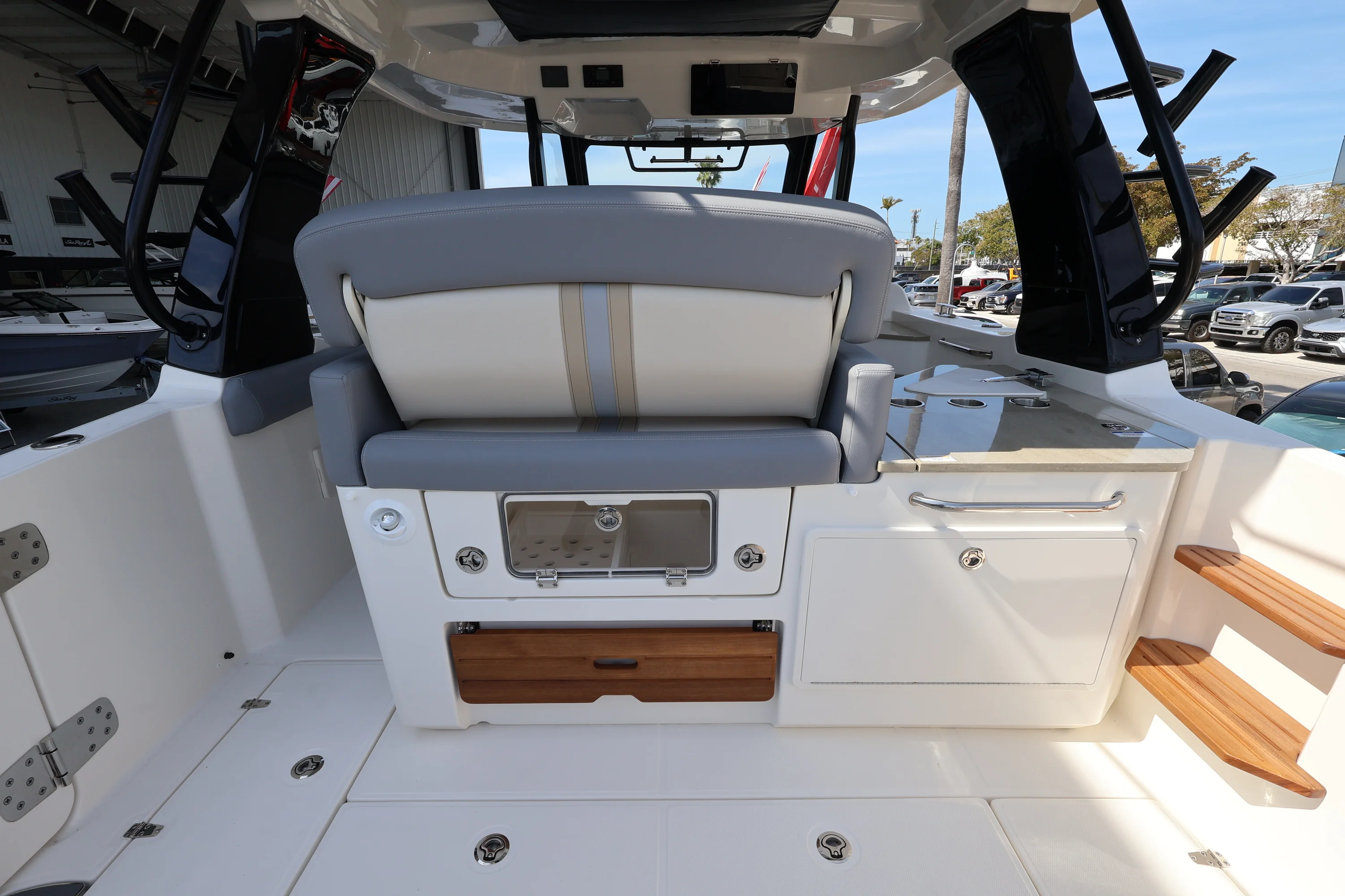 2026 Boston Whaler 350 Realm Image Thumbnail #4