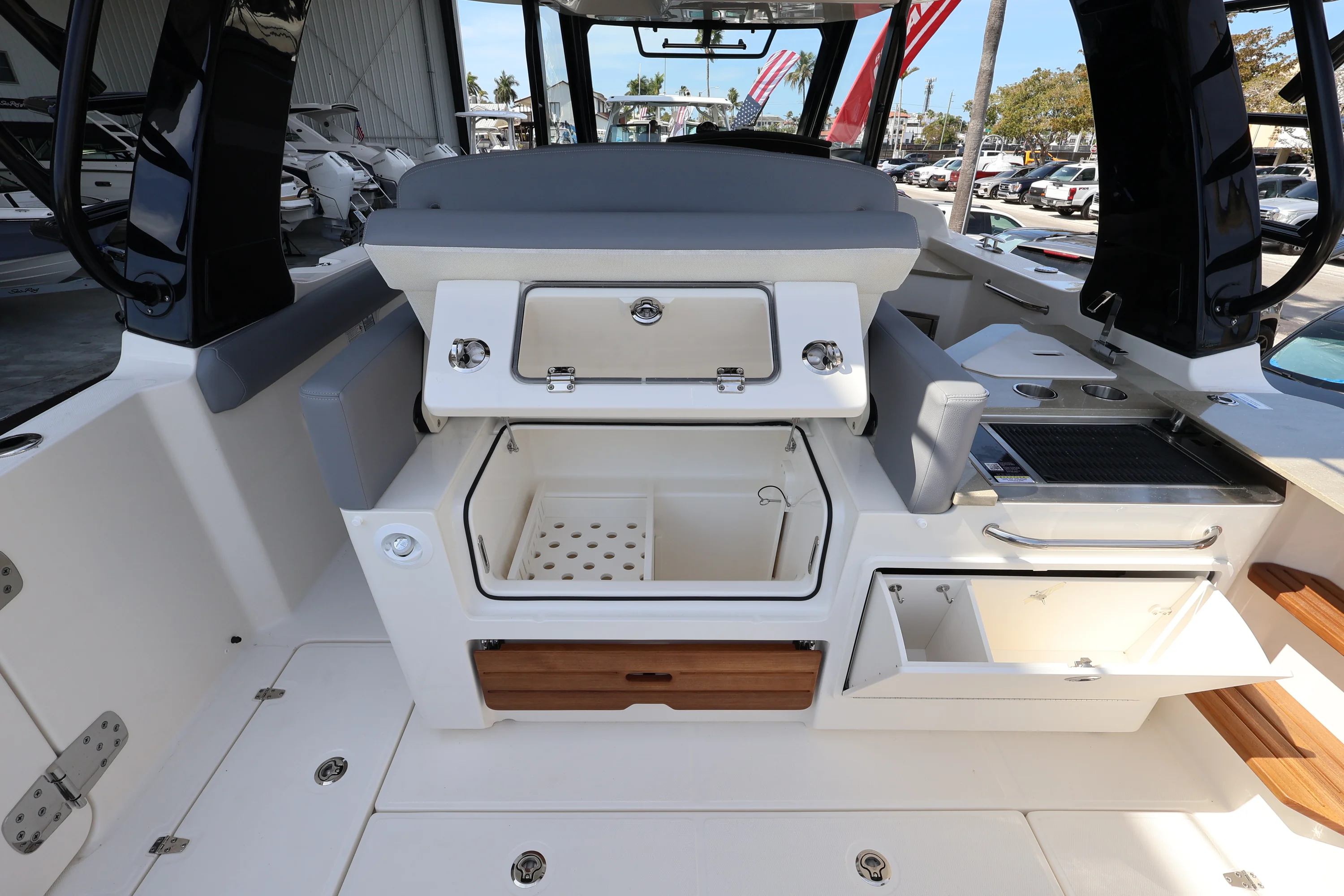 2026 Boston Whaler 350 Realm Image Thumbnail #8