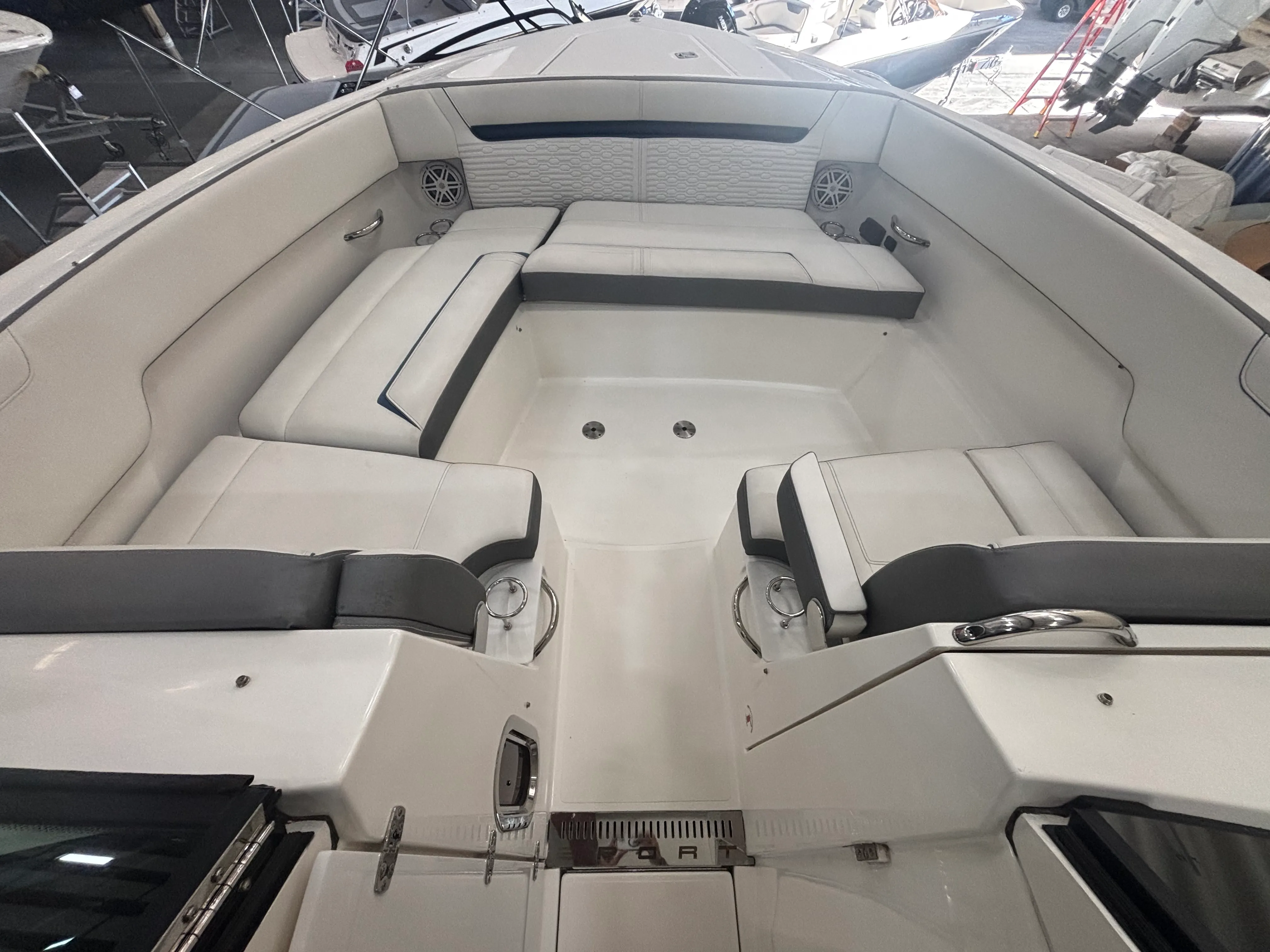 2021 Tiara Yachts 38 LX Image Thumbnail #27