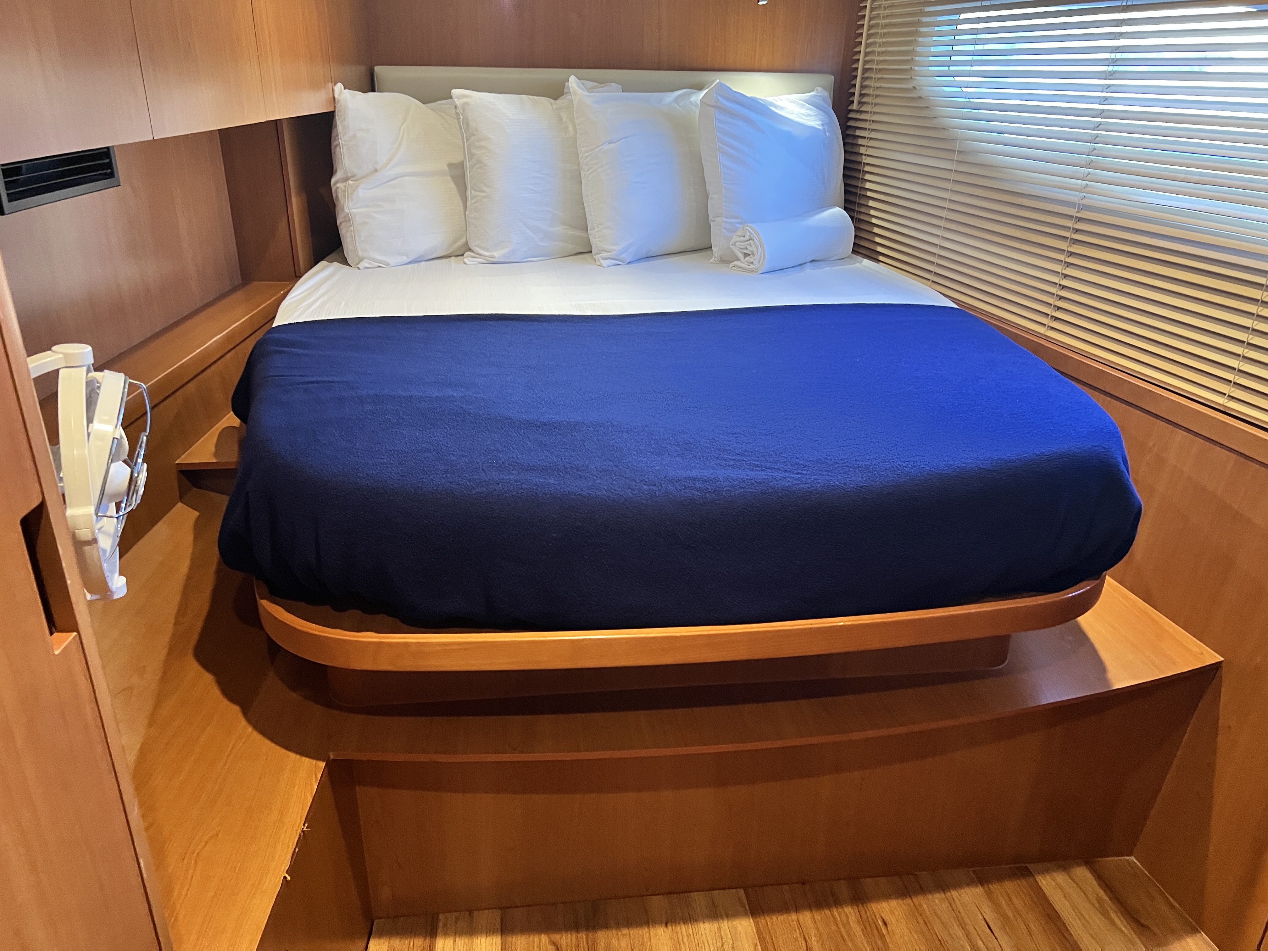 2016 Aquila 48 Image Thumbnail #6