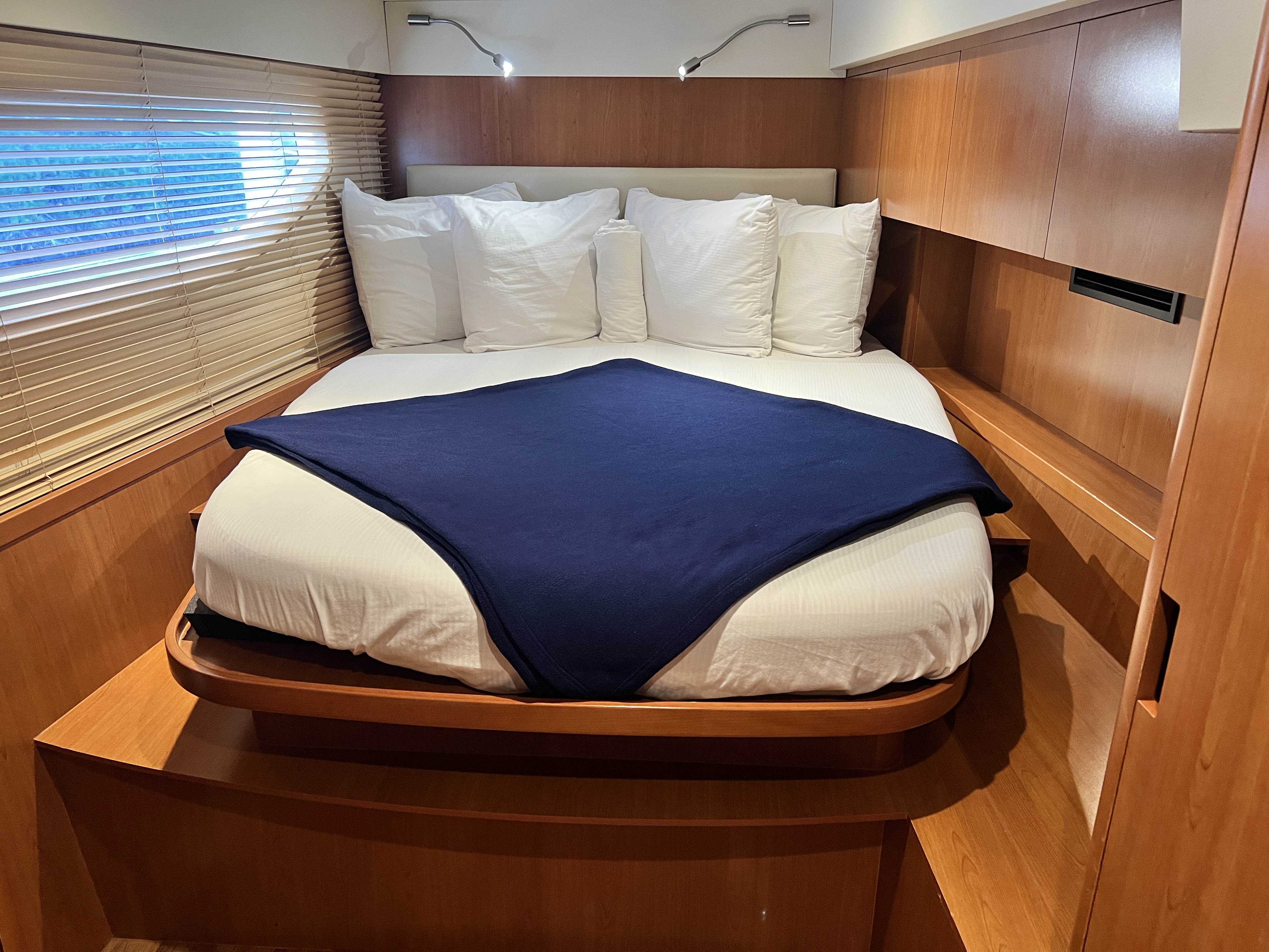 2016 Aquila 48 Image Thumbnail #12