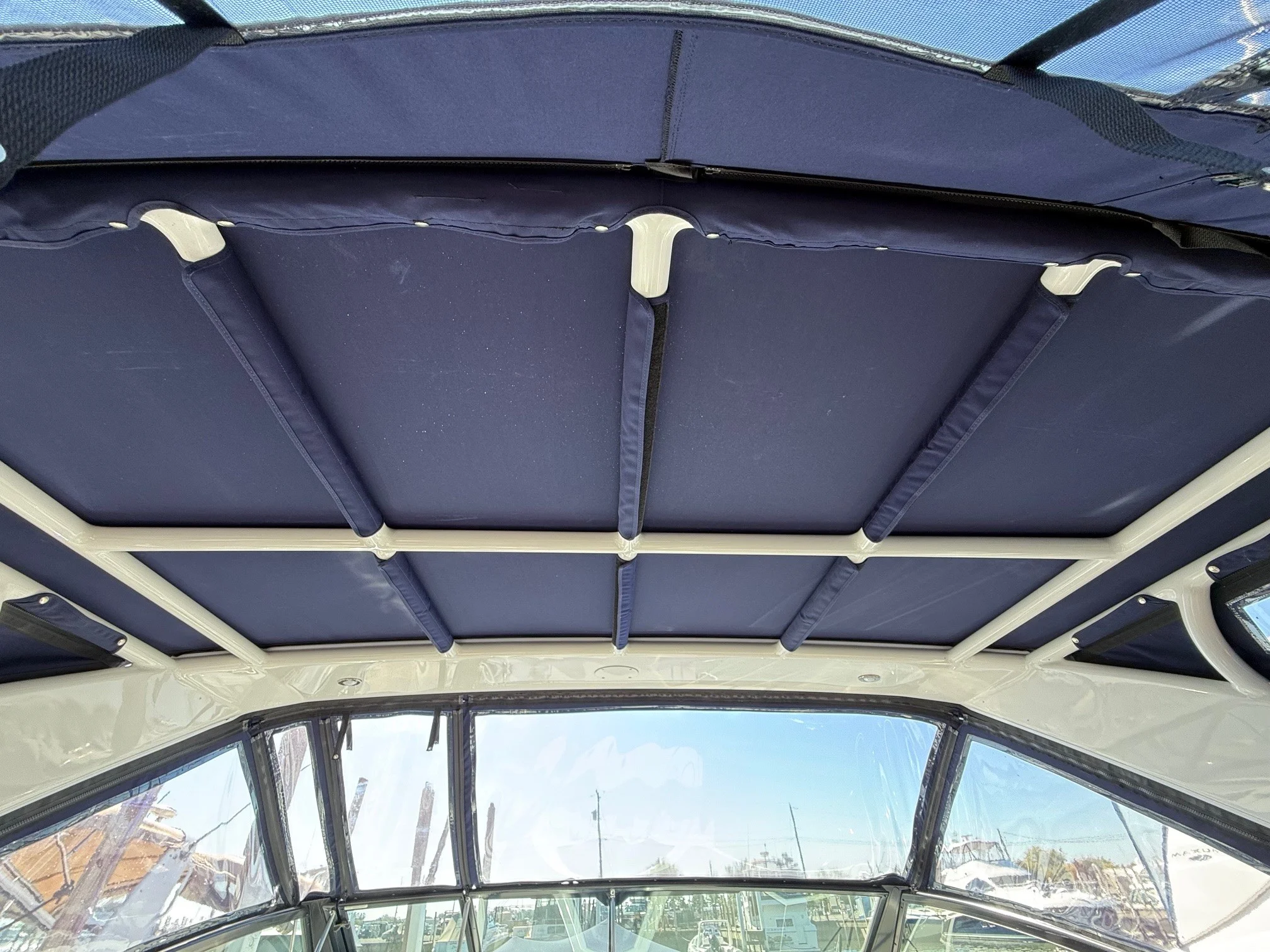 2015 Cruisers Yachts 328 SPORT Image Thumbnail #19