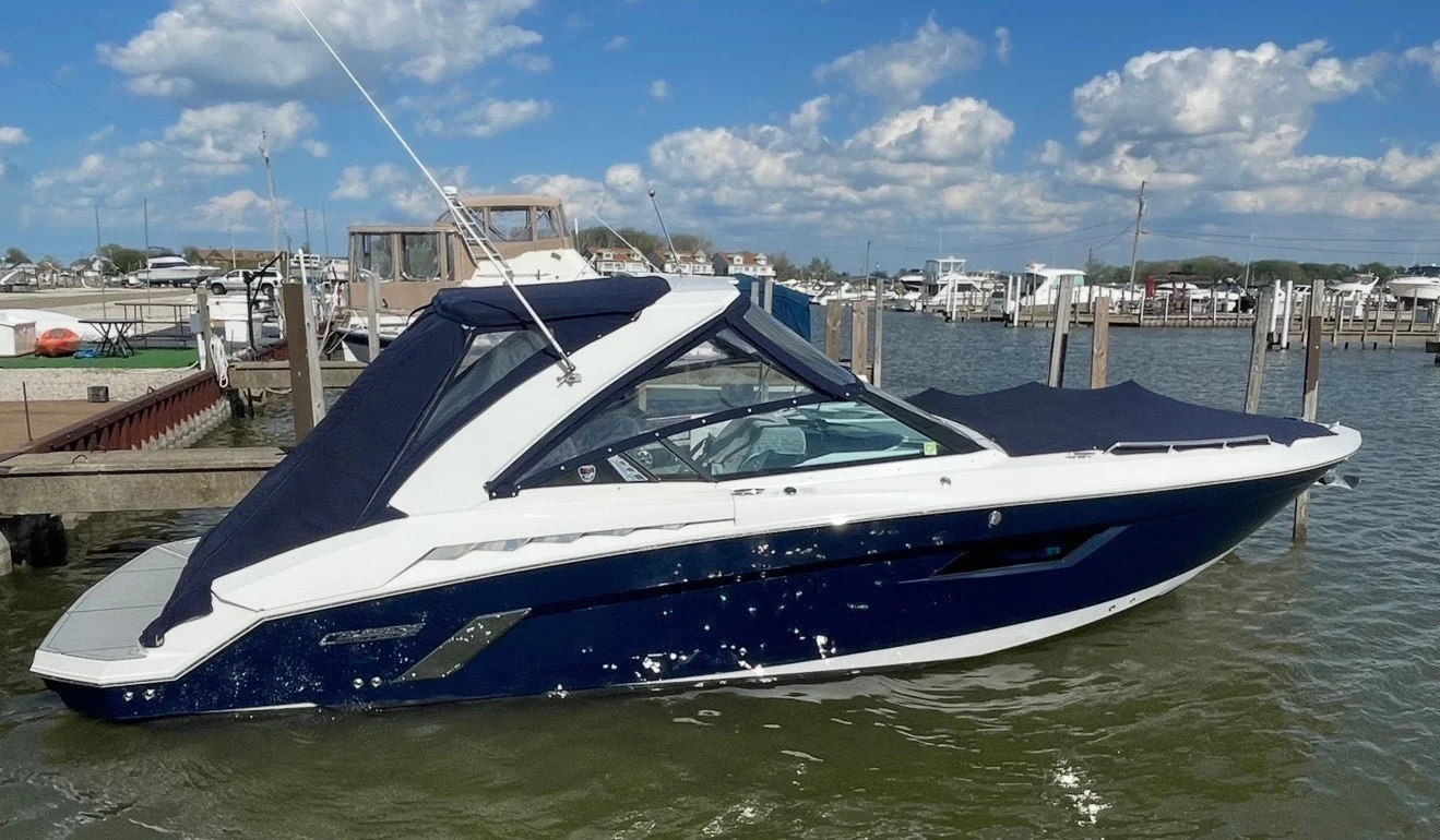 2015 Cruisers Yachts 328 SPORT Image Thumbnail #4