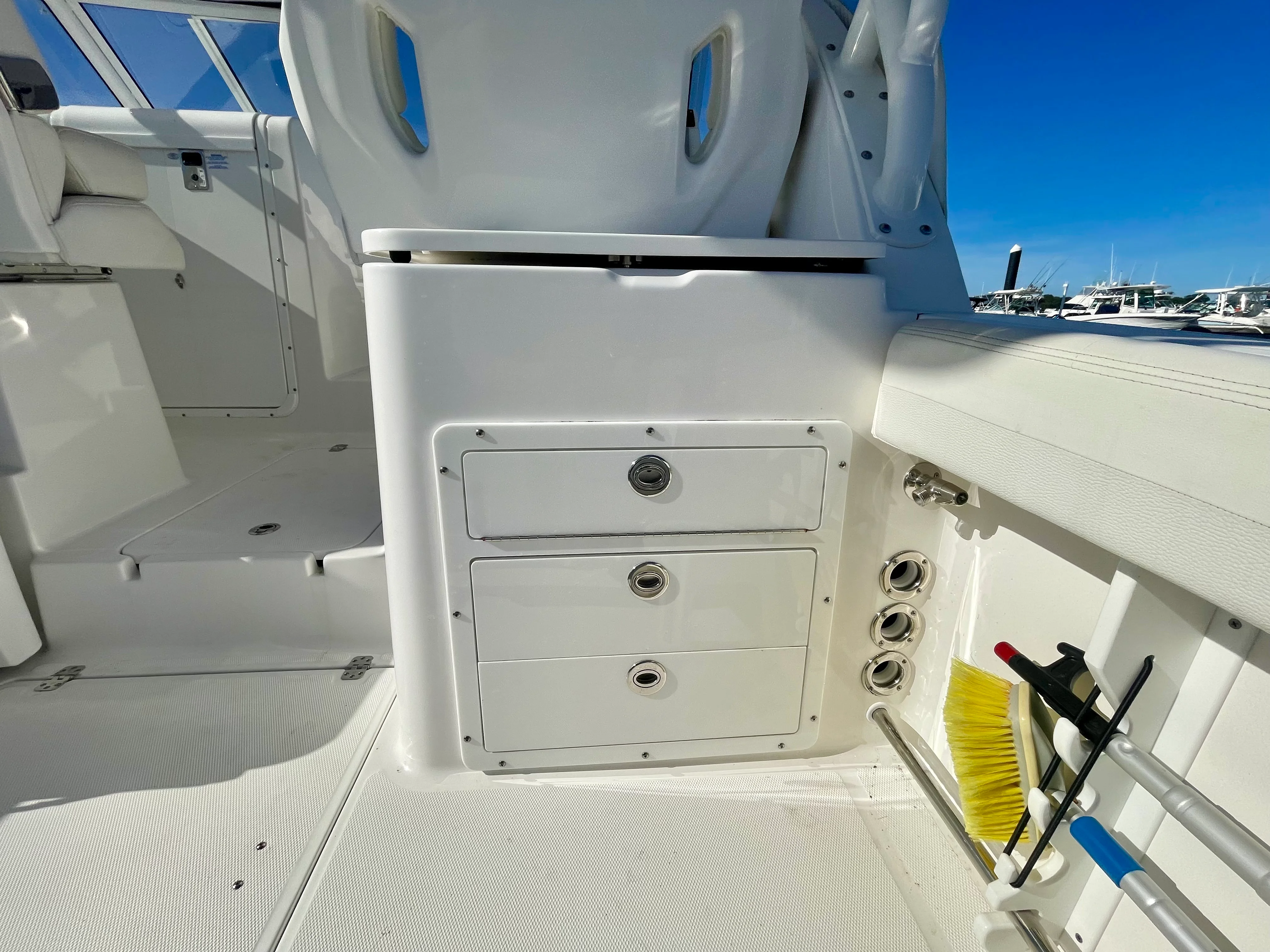 2022 EdgeWater 28CX Image Thumbnail #8