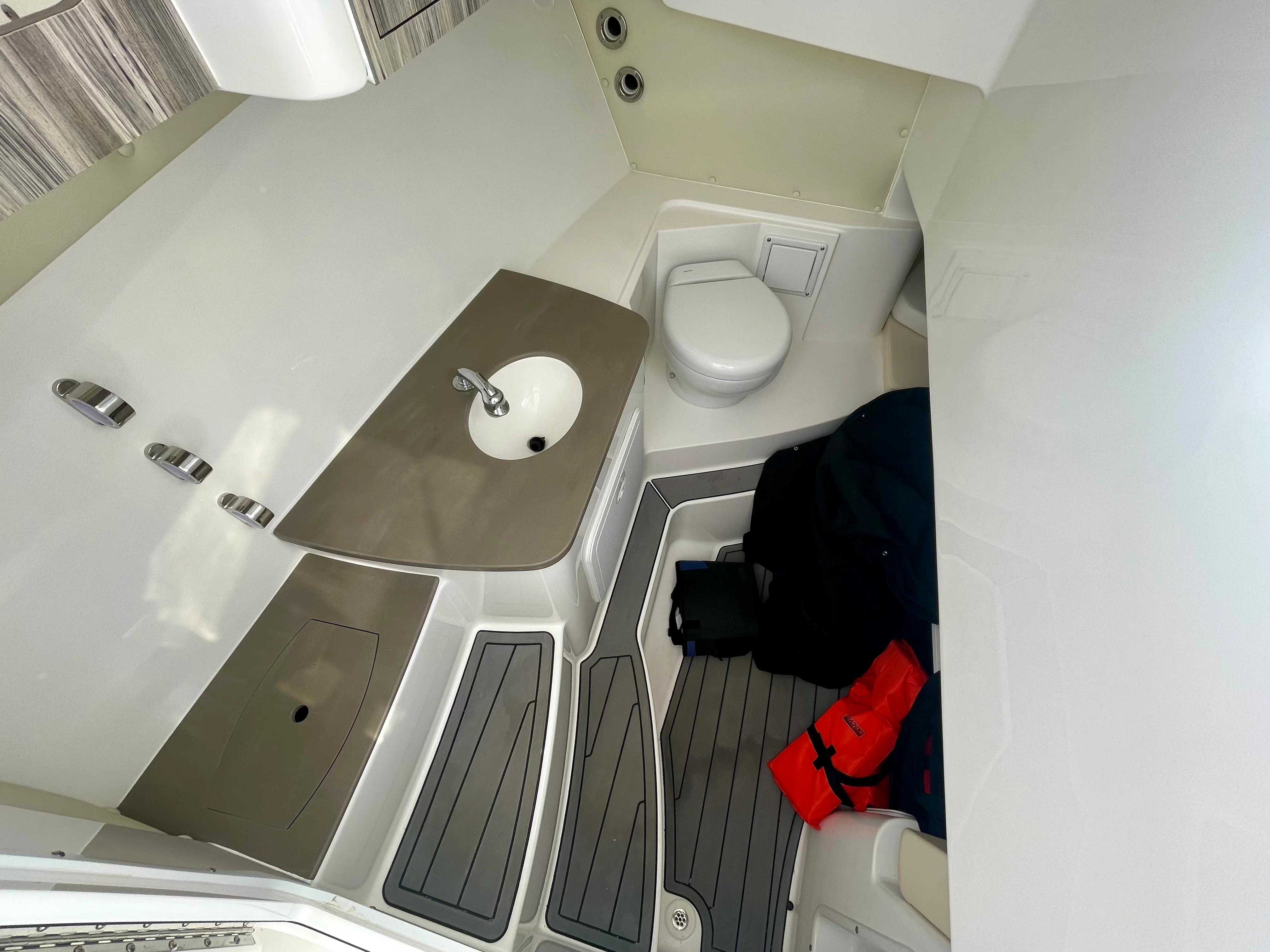 2022 EdgeWater 28CX Image Thumbnail #17