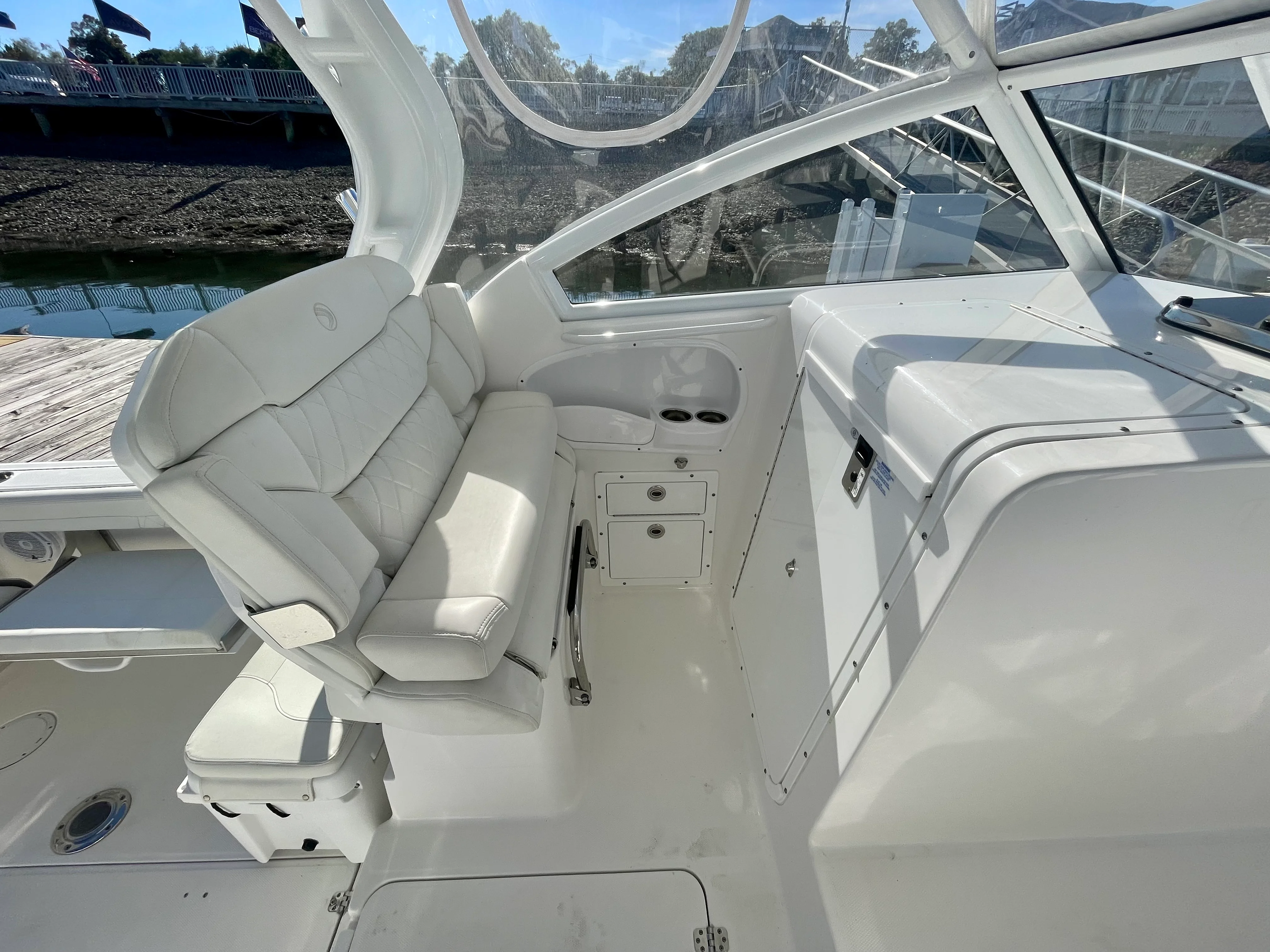 2022 EdgeWater 28CX Image Thumbnail #15