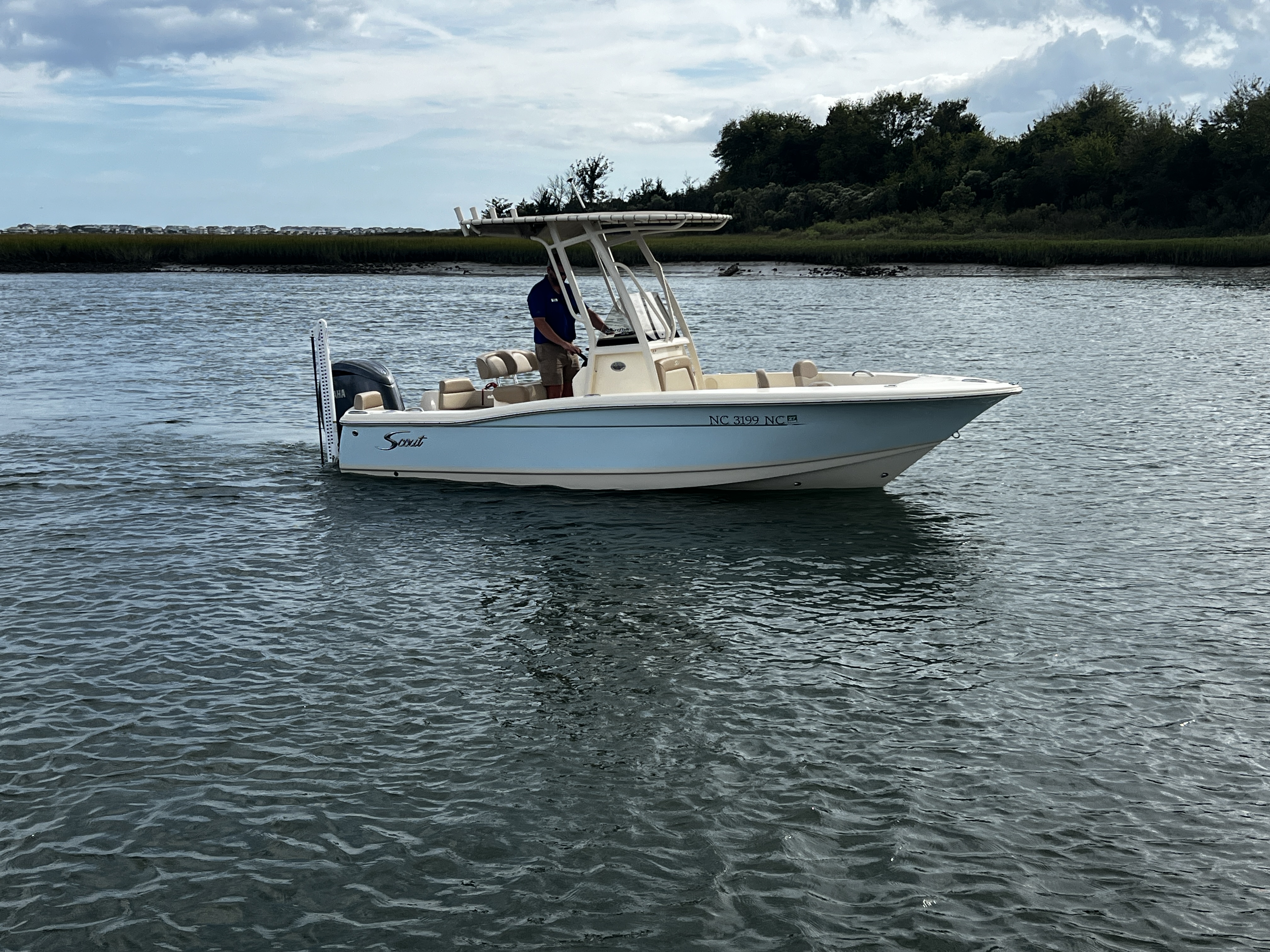 2024 Scout 195 Sportfish Image Thumbnail #2