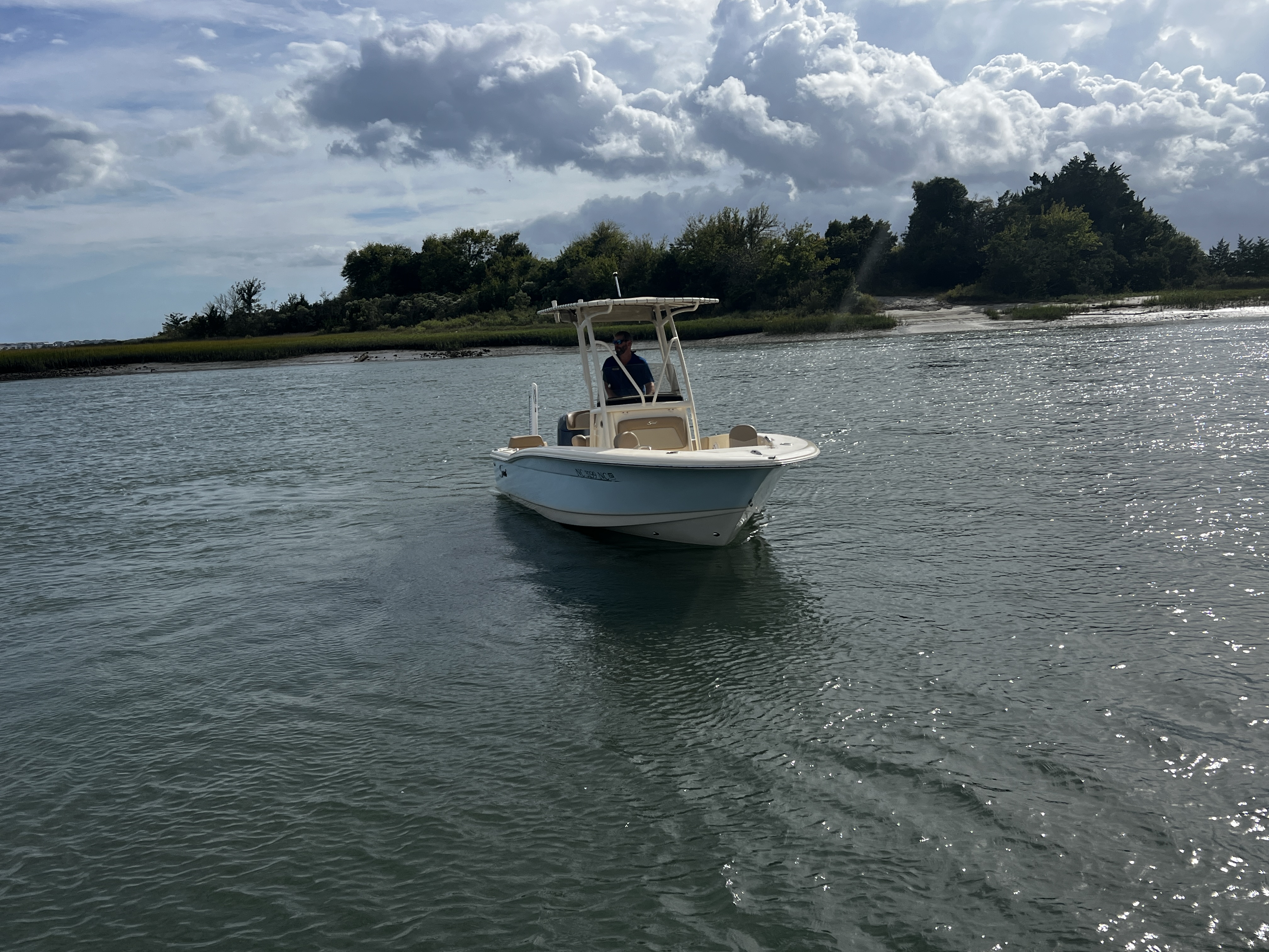 2024 Scout 195 Sportfish Image Thumbnail #3