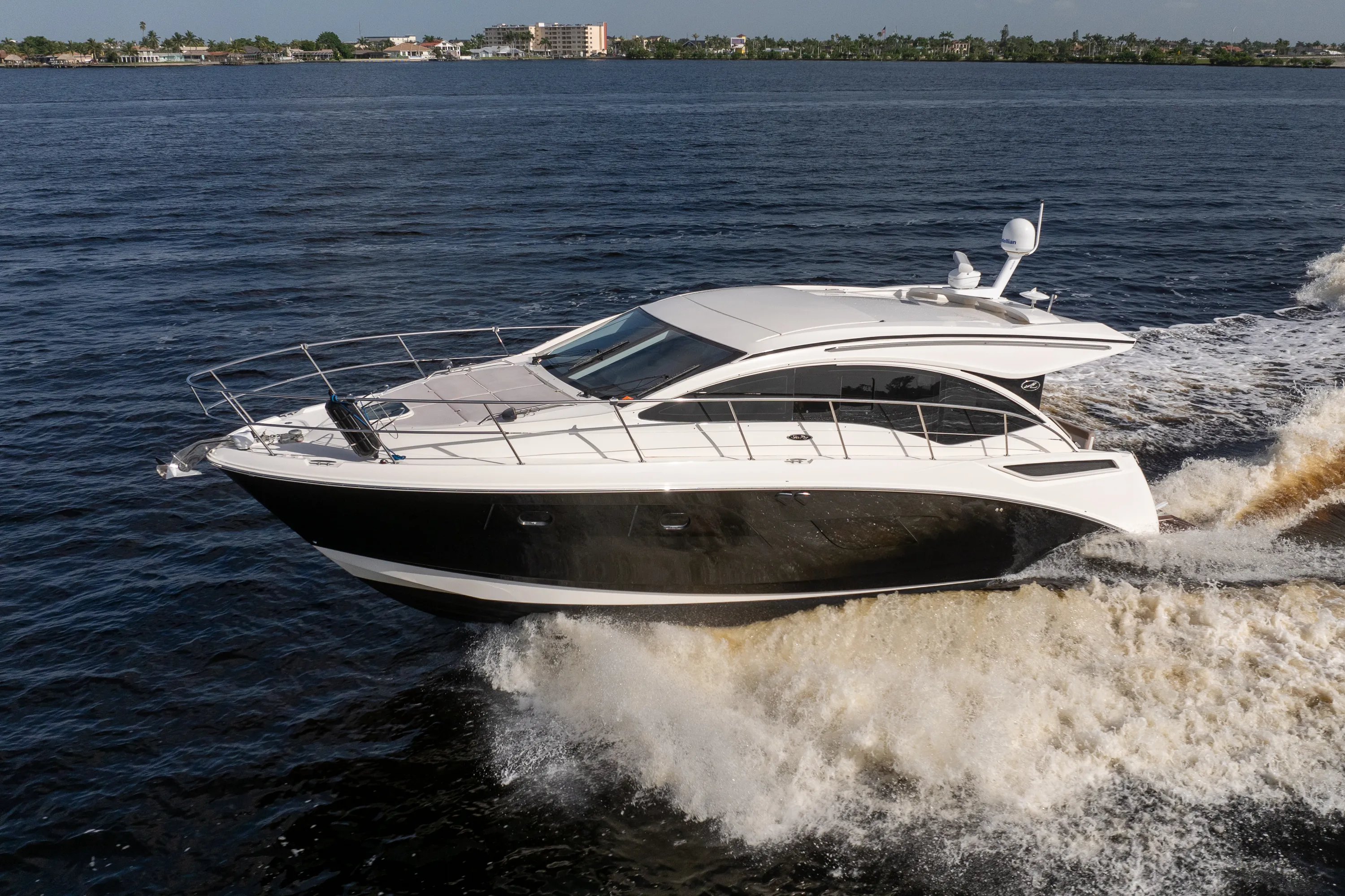 2018 Sea Ray 400 SUNDANCER Image Thumbnail #10