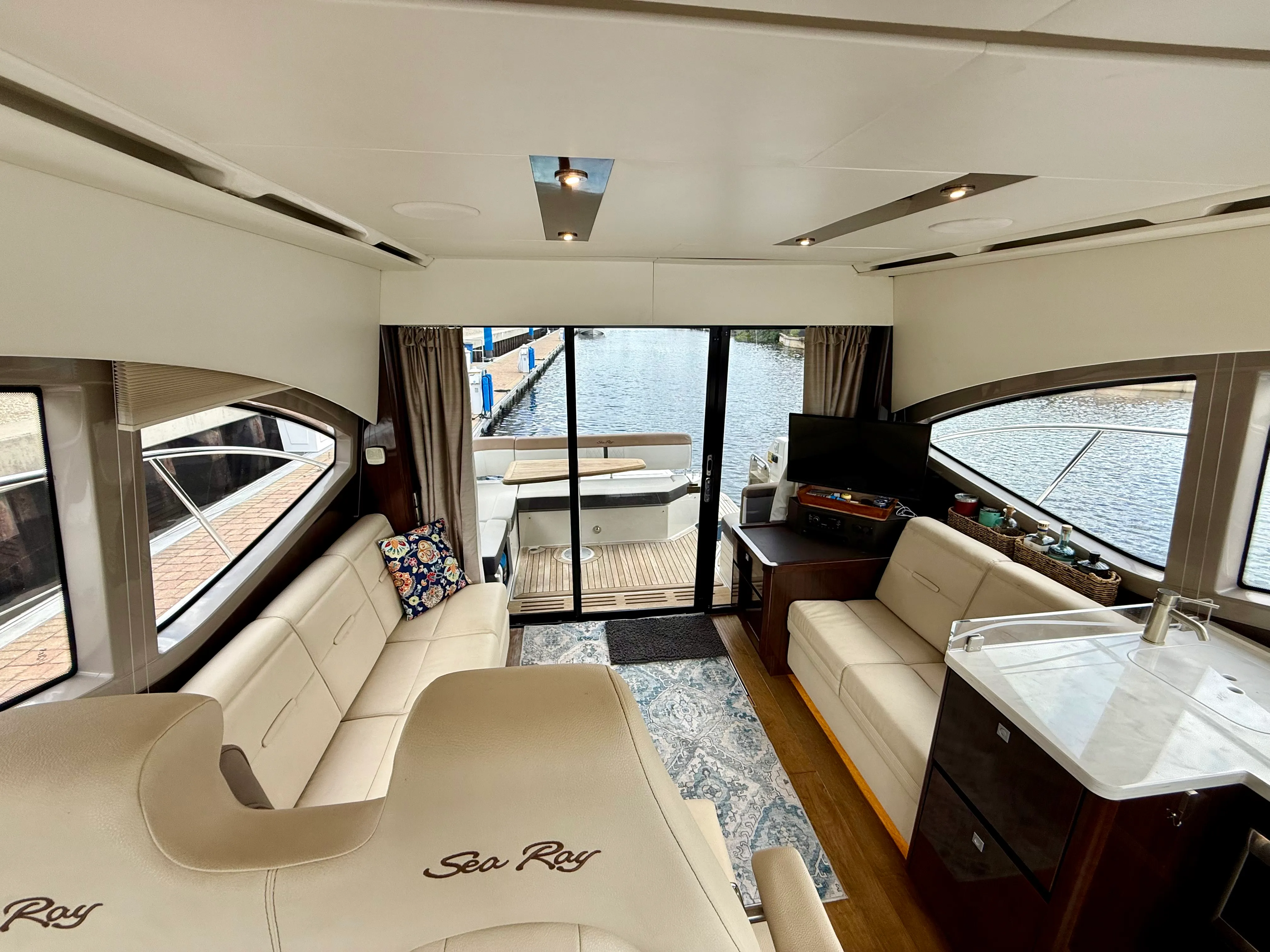 2018 Sea Ray 400 SUNDANCER Image Thumbnail #28