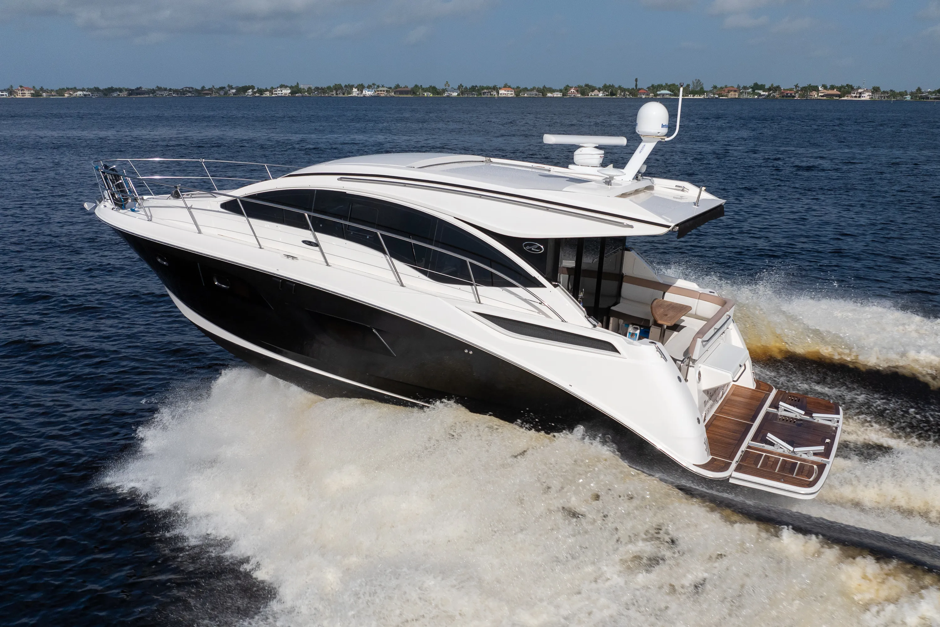 2018 Sea Ray 400 SUNDANCER Image Thumbnail #7