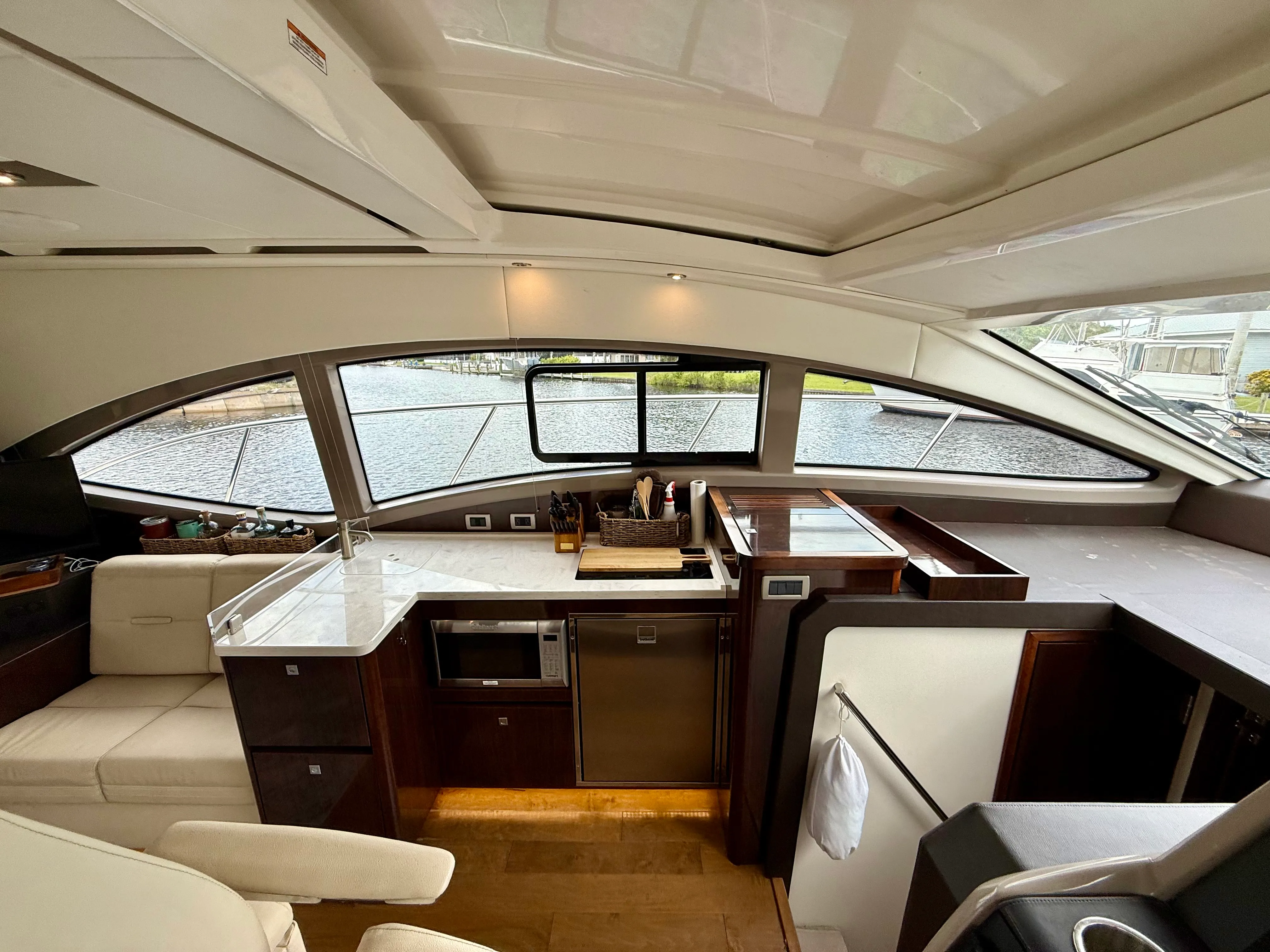 2018 Sea Ray 400 SUNDANCER Image Thumbnail #29