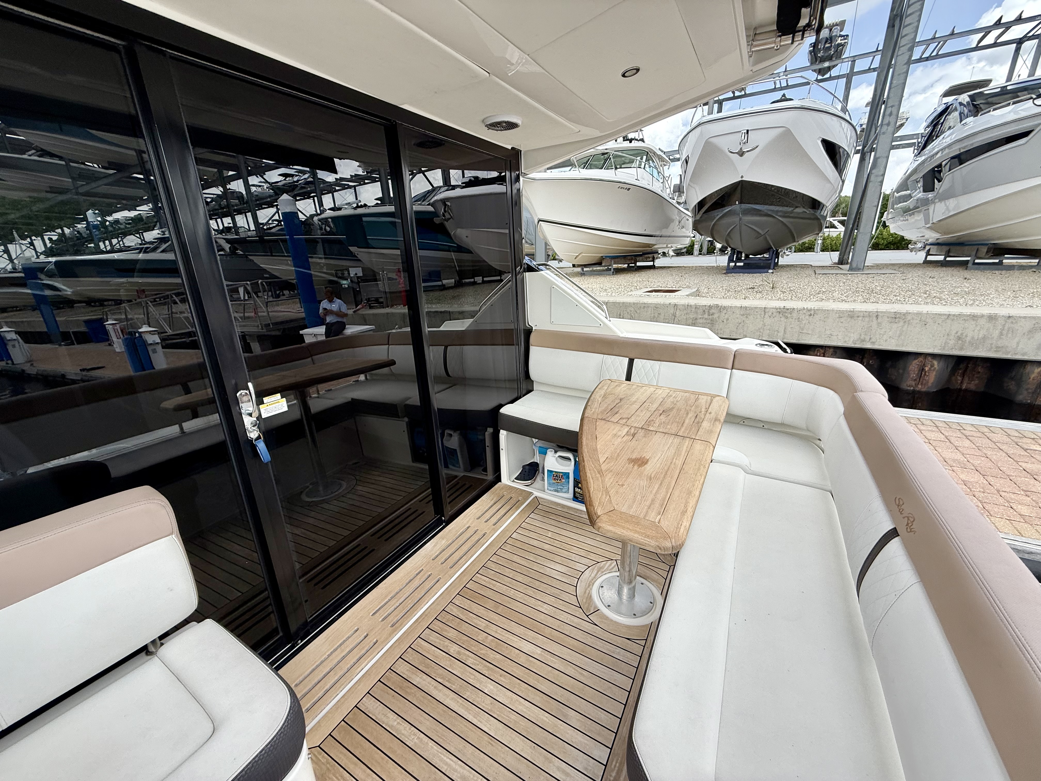 2018 Sea Ray 400 SUNDANCER Image Thumbnail #18